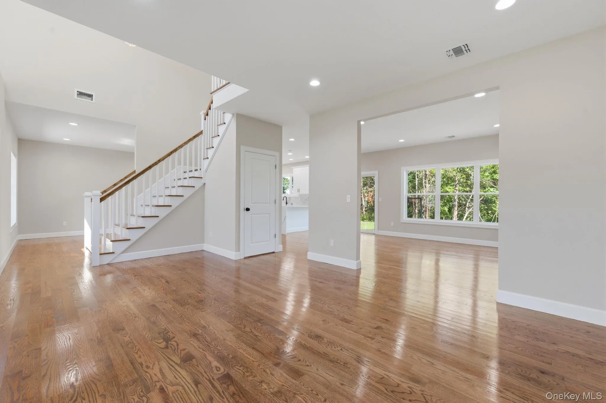 46 Washington Avenue, Brookhaven, NY, 5 Bedrooms Bedrooms, 8 Rooms Rooms,3 BathroomsBathrooms,Residential,For Rent,Washington,0,1011385 46 Washington Avenue, Brookhaven, NY, 5 Bedrooms Bedrooms, 8 Rooms Rooms,3 BathroomsBathrooms,Residential,For Rent,Washington,0,1011385