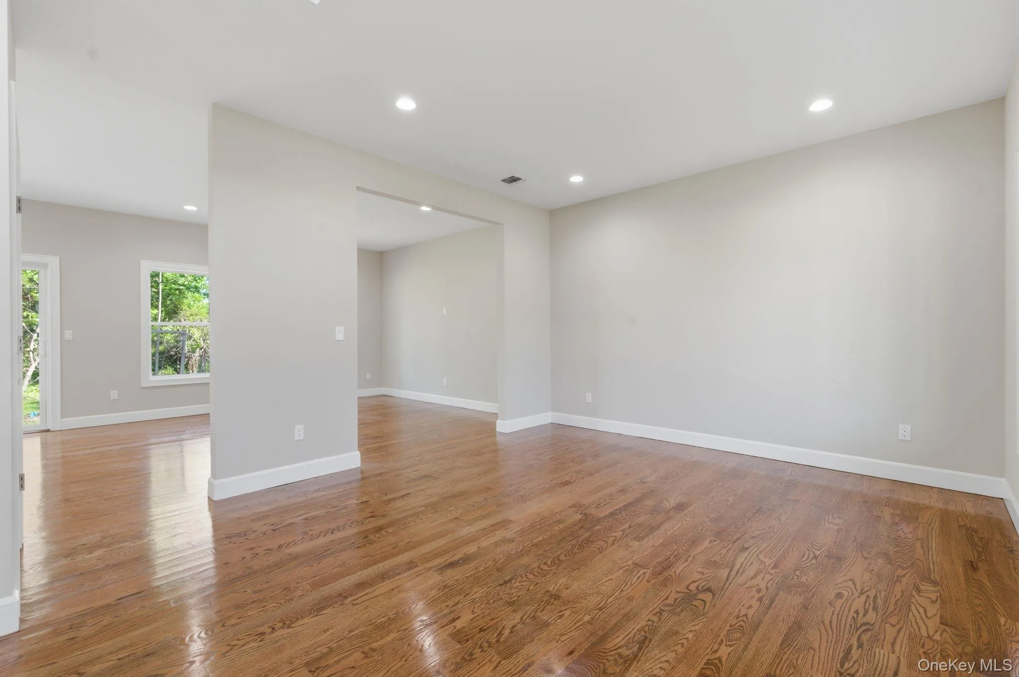 46 Washington Avenue, Brookhaven, NY, 5 Bedrooms Bedrooms, 8 Rooms Rooms,3 BathroomsBathrooms,Residential,For Rent,Washington,0,1011385 46 Washington Avenue, Brookhaven, NY, 5 Bedrooms Bedrooms, 8 Rooms Rooms,3 BathroomsBathrooms,Residential,For Rent,Washington,0,1011385