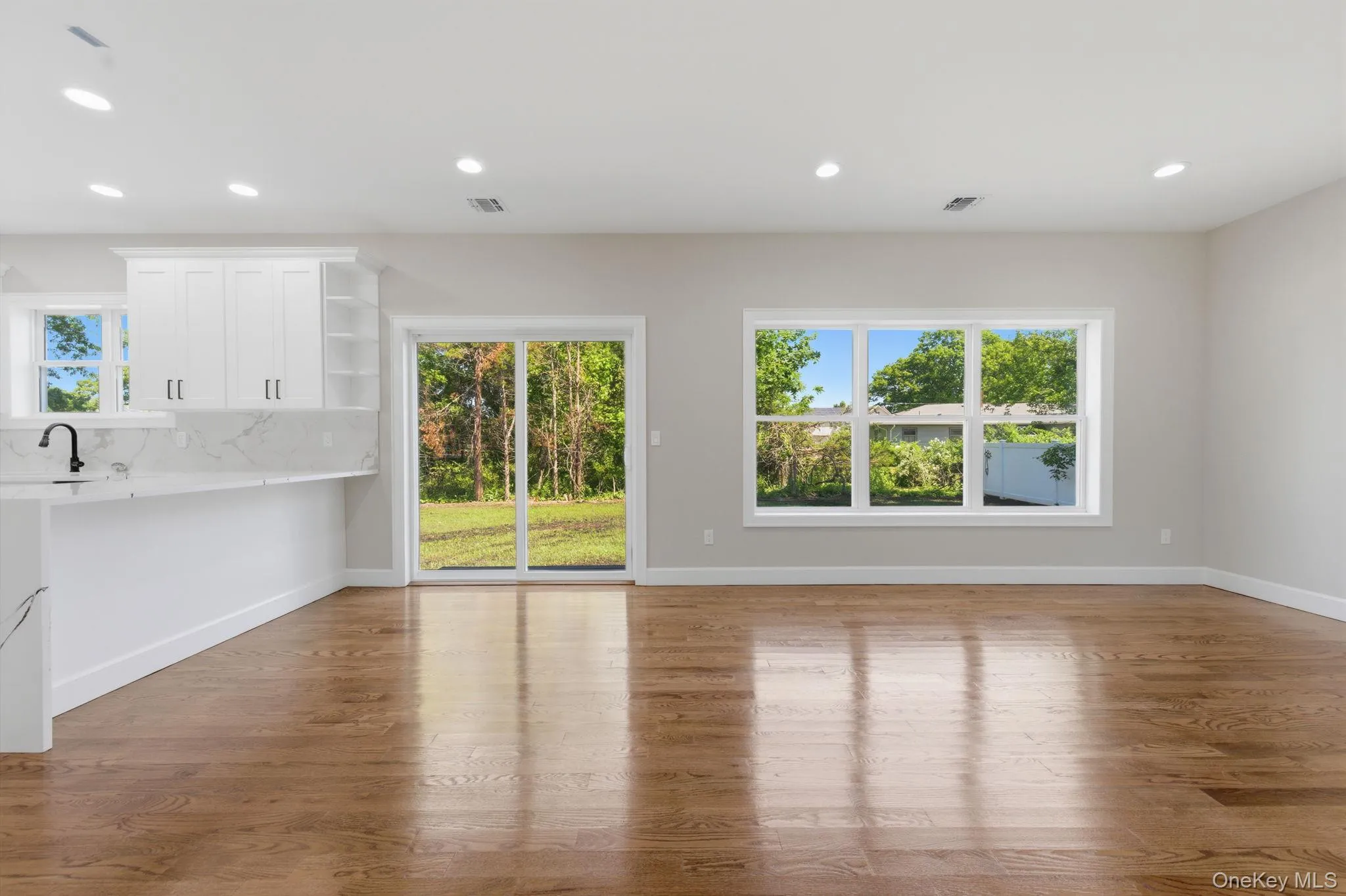46 Washington Avenue, Brookhaven, NY, 5 Bedrooms Bedrooms, 8 Rooms Rooms,3 BathroomsBathrooms,Residential,For Rent,Washington,0,1011385 46 Washington Avenue, Brookhaven, NY, 5 Bedrooms Bedrooms, 8 Rooms Rooms,3 BathroomsBathrooms,Residential,For Rent,Washington,0,1011385