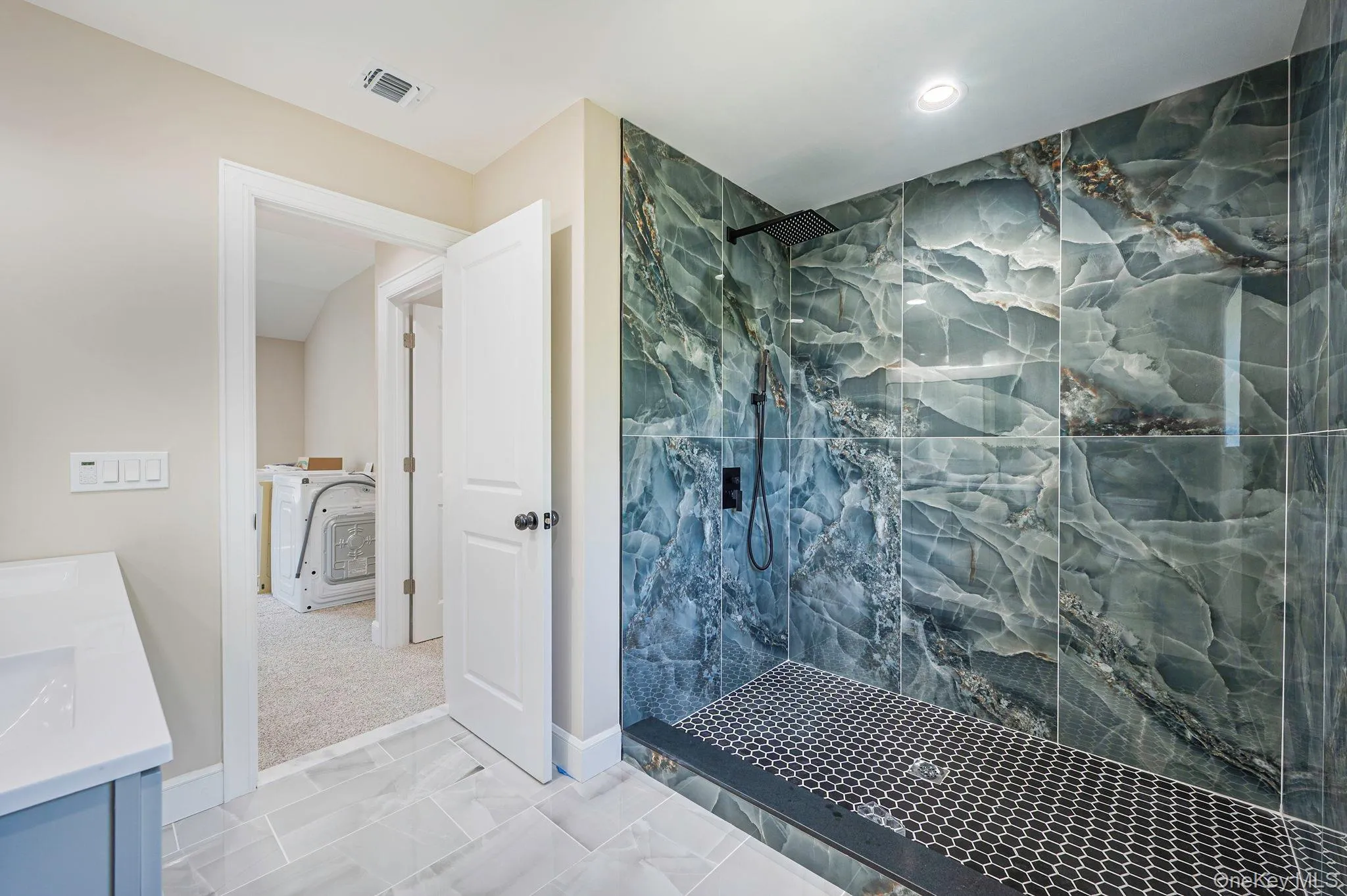 46 Washington Avenue, Brookhaven, NY, 5 Bedrooms Bedrooms, 8 Rooms Rooms,3 BathroomsBathrooms,Residential,For Rent,Washington,0,1011385 46 Washington Avenue, Brookhaven, NY, 5 Bedrooms Bedrooms, 8 Rooms Rooms,3 BathroomsBathrooms,Residential,For Rent,Washington,0,1011385