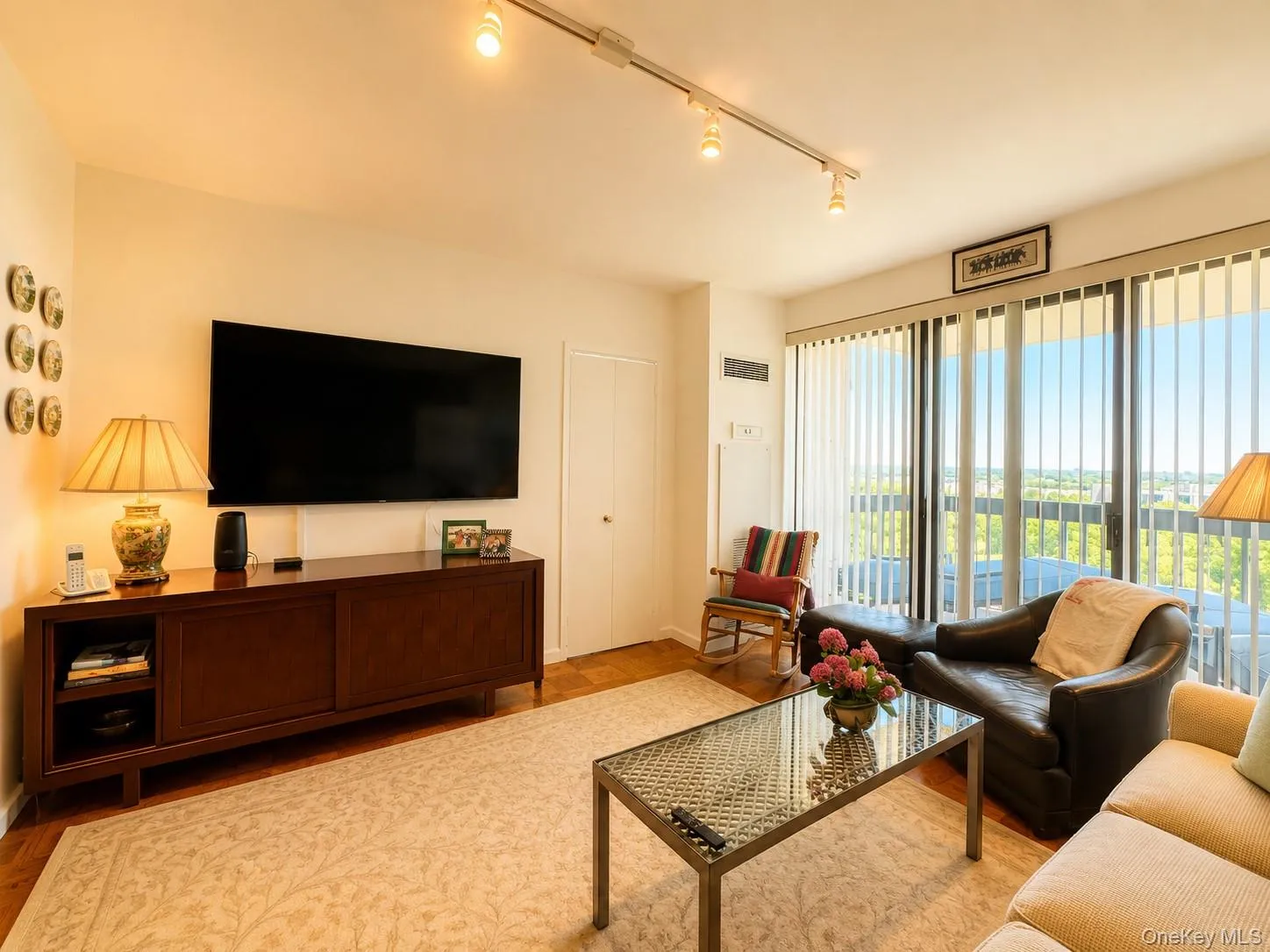 27110 Grand Central Parkway, New York, NY, 1 Bedroom Bedrooms, 4 Rooms Rooms,1 BathroomBathrooms,Residential,For Rent,Grand Central,0,1011388 27110 Grand Central Parkway, New York, NY, 1 Bedroom Bedrooms, 4 Rooms Rooms,1 BathroomBathrooms,Residential,For Rent,Grand Central,0,1011388