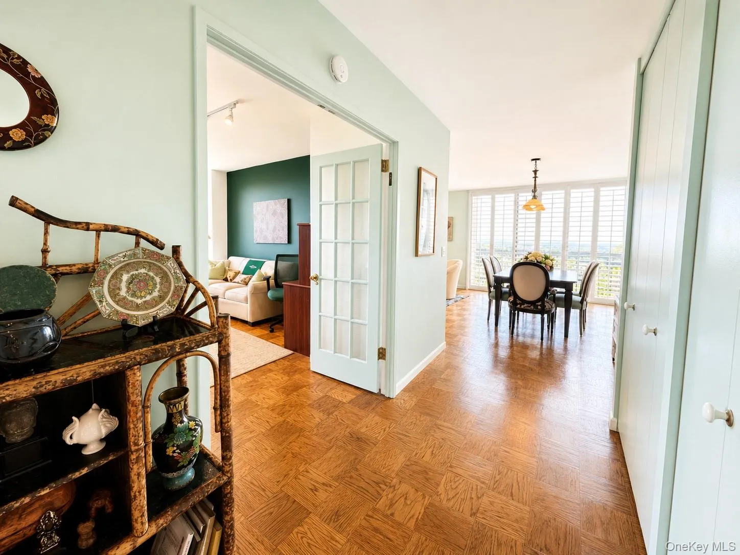 27110 Grand Central Parkway, New York, NY, 1 Bedroom Bedrooms, 4 Rooms Rooms,1 BathroomBathrooms,Residential,For Rent,Grand Central,0,1011388 27110 Grand Central Parkway, New York, NY, 1 Bedroom Bedrooms, 4 Rooms Rooms,1 BathroomBathrooms,Residential,For Rent,Grand Central,0,1011388