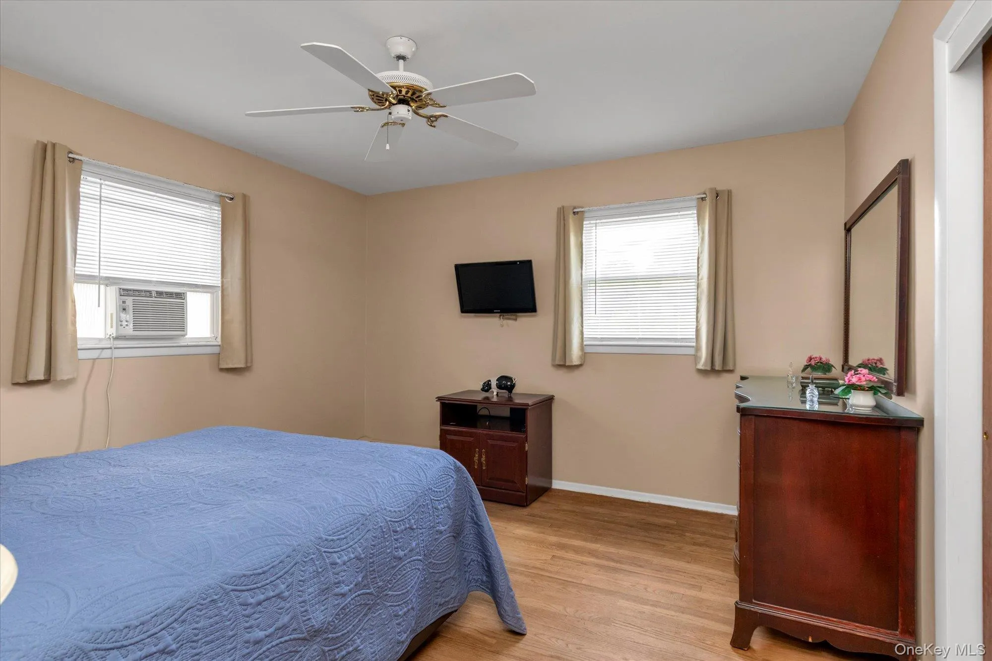3 Avenue B, Oyster Bay, NY, 4 Bedrooms Bedrooms, 6 Rooms Rooms,2 BathroomsBathrooms,Residential,For Rent,Avenue B,0,1011391 3 Avenue B, Oyster Bay, NY, 4 Bedrooms Bedrooms, 6 Rooms Rooms,2 BathroomsBathrooms,Residential,For Rent,Avenue B,0,1011391