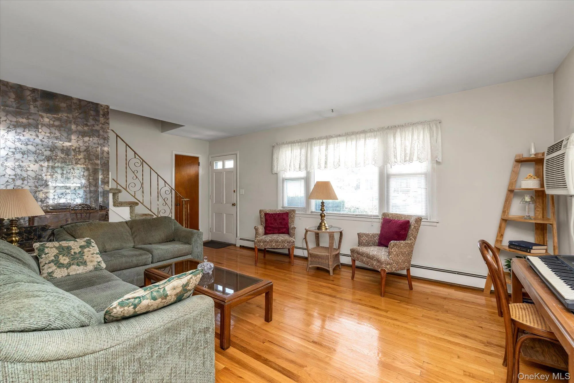 3 Avenue B, Oyster Bay, NY, 4 Bedrooms Bedrooms, 6 Rooms Rooms,2 BathroomsBathrooms,Residential,For Rent,Avenue B,0,1011391 3 Avenue B, Oyster Bay, NY, 4 Bedrooms Bedrooms, 6 Rooms Rooms,2 BathroomsBathrooms,Residential,For Rent,Avenue B,0,1011391
