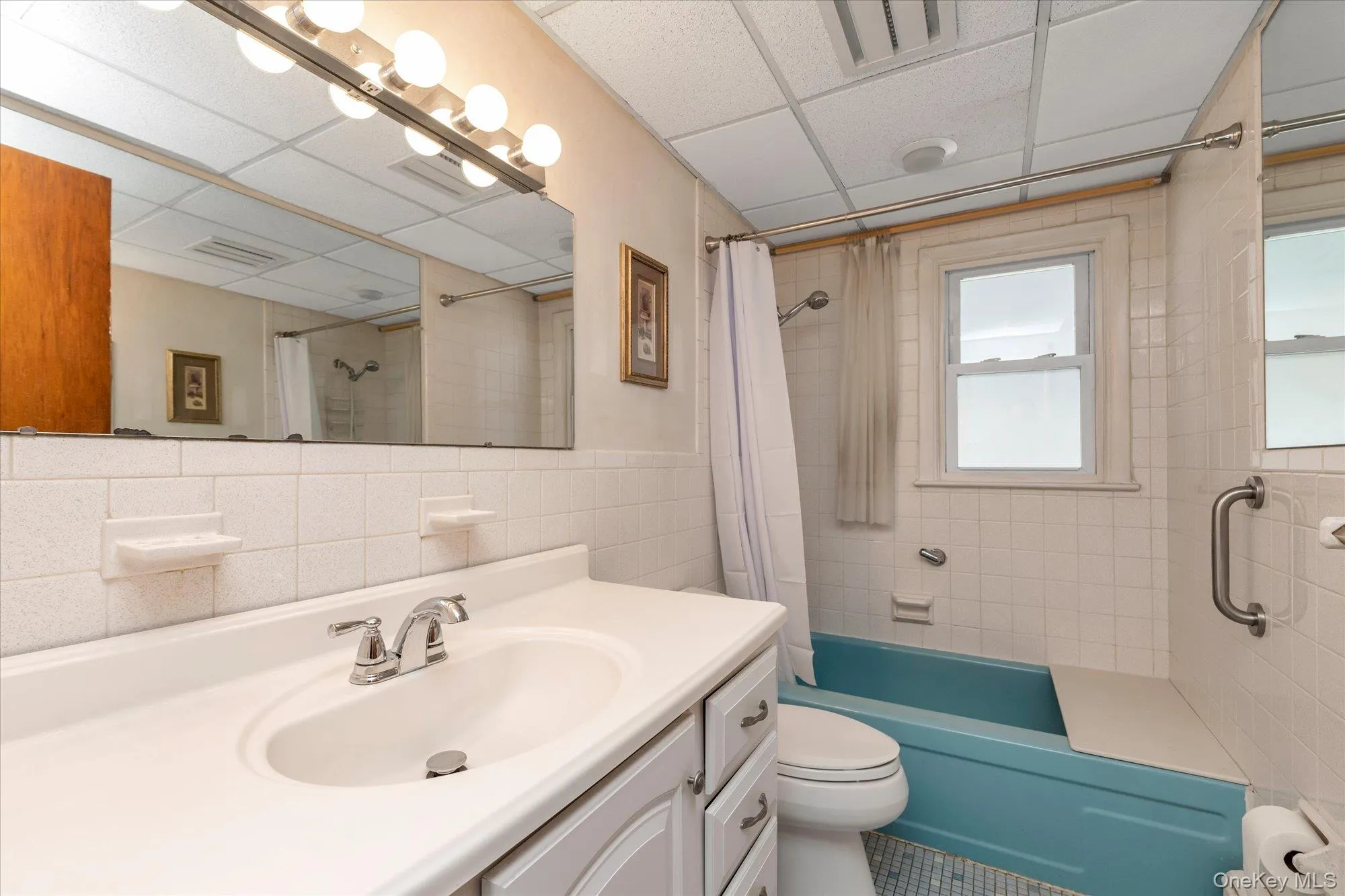 3 Avenue B, Oyster Bay, NY, 4 Bedrooms Bedrooms, 6 Rooms Rooms,2 BathroomsBathrooms,Residential,For Rent,Avenue B,0,1011391 3 Avenue B, Oyster Bay, NY, 4 Bedrooms Bedrooms, 6 Rooms Rooms,2 BathroomsBathrooms,Residential,For Rent,Avenue B,0,1011391