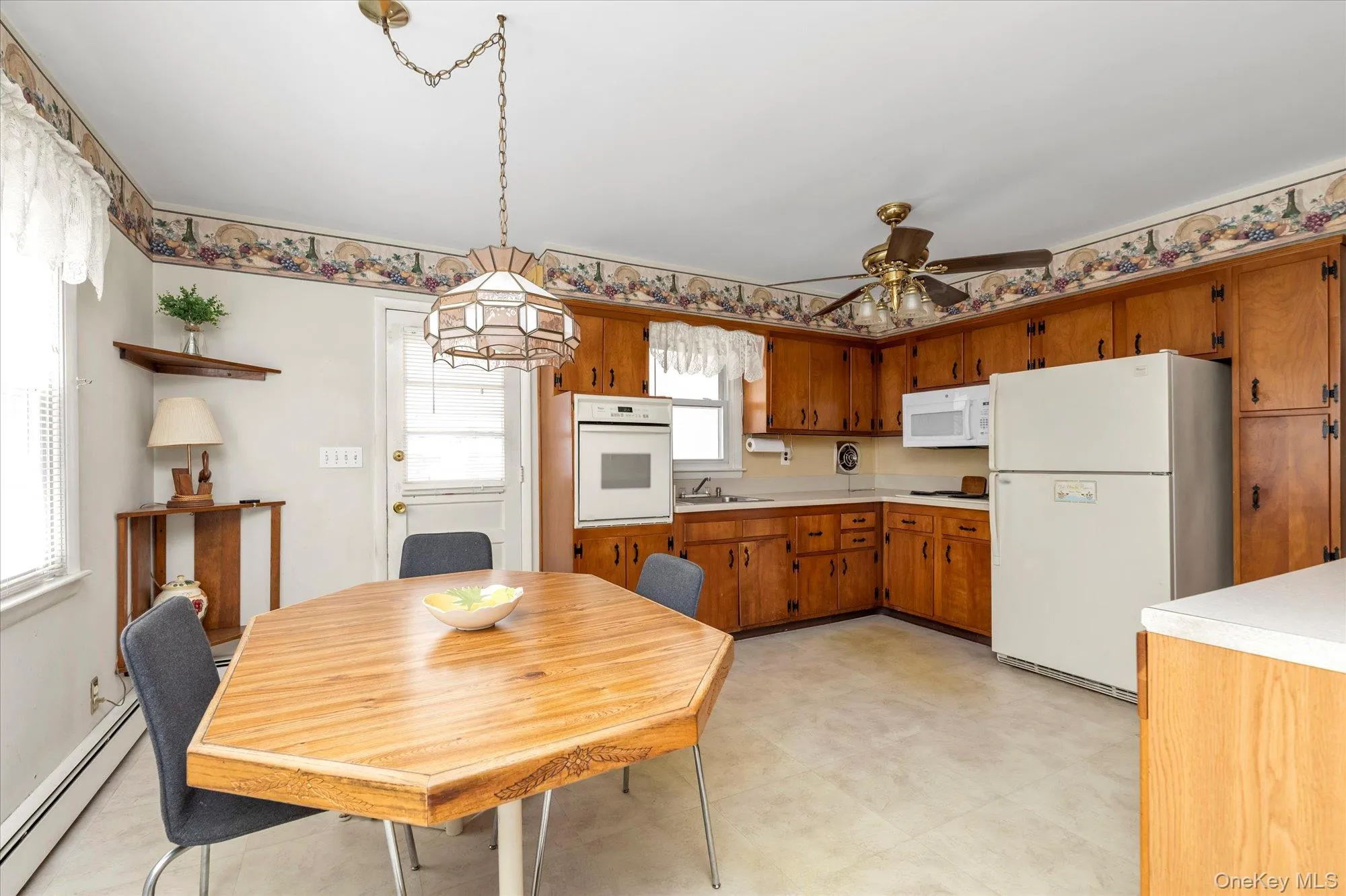 3 Avenue B, Oyster Bay, NY, 4 Bedrooms Bedrooms, 6 Rooms Rooms,2 BathroomsBathrooms,Residential,For Rent,Avenue B,0,1011391 3 Avenue B, Oyster Bay, NY, 4 Bedrooms Bedrooms, 6 Rooms Rooms,2 BathroomsBathrooms,Residential,For Rent,Avenue B,0,1011391