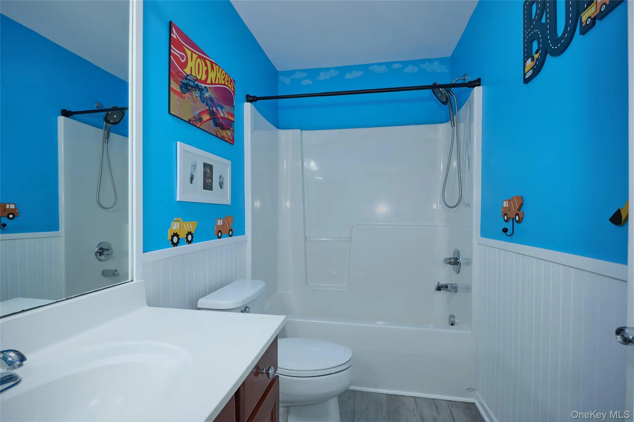 Upstairs hall bathroom Upstairs hall bathroom