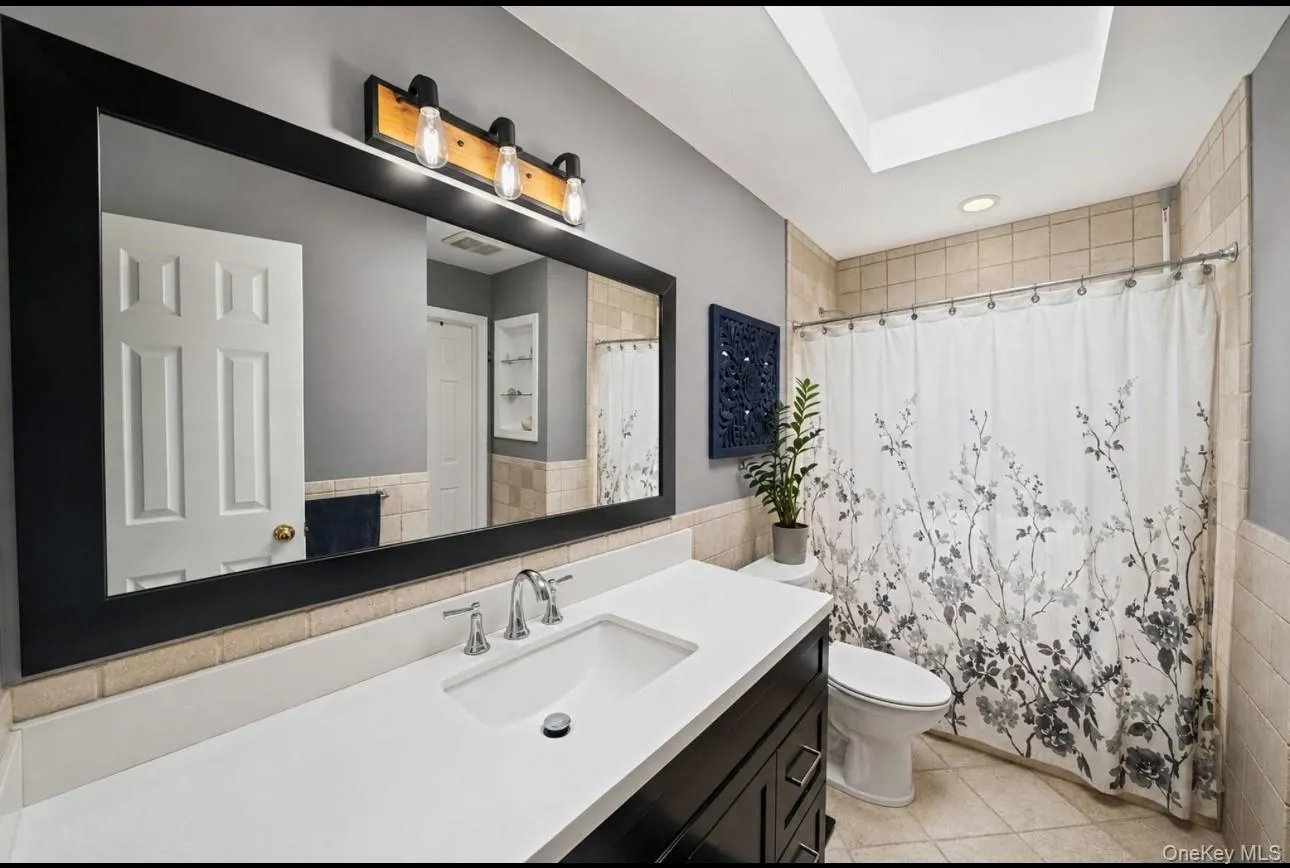 7 Resiak Court, Islip, NY, 4 Bedrooms Bedrooms, 8 Rooms Rooms,1 BathroomBathrooms,Residential,For Rent,Resiak,0,1011396 7 Resiak Court, Islip, NY, 4 Bedrooms Bedrooms, 8 Rooms Rooms,1 BathroomBathrooms,Residential,For Rent,Resiak,0,1011396