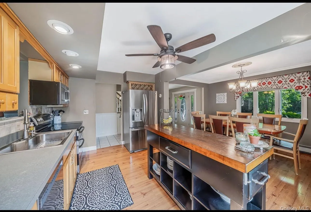 7 Resiak Court, Islip, NY, 4 Bedrooms Bedrooms, 8 Rooms Rooms,1 BathroomBathrooms,Residential,For Rent,Resiak,0,1011396 7 Resiak Court, Islip, NY, 4 Bedrooms Bedrooms, 8 Rooms Rooms,1 BathroomBathrooms,Residential,For Rent,Resiak,0,1011396