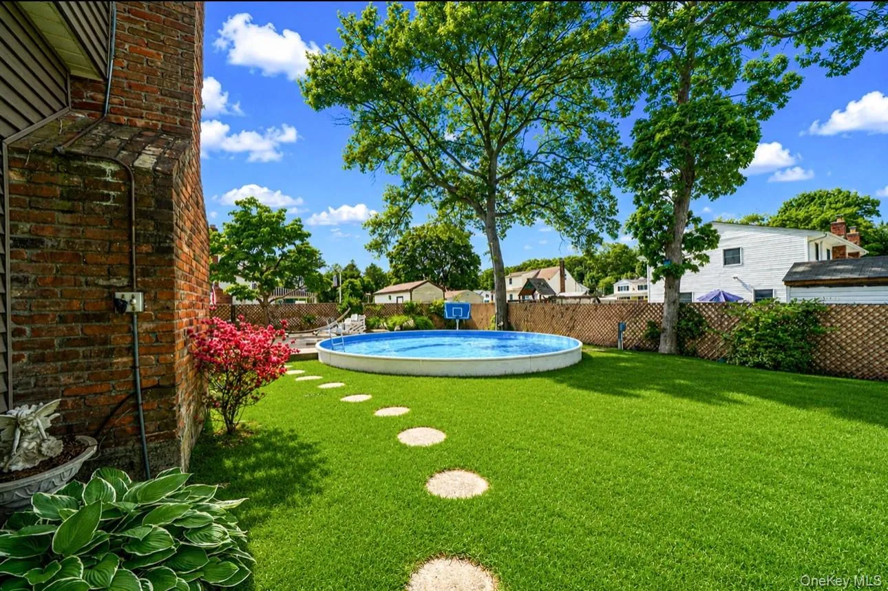 7 Resiak Court, Islip, NY, 4 Bedrooms Bedrooms, 8 Rooms Rooms,1 BathroomBathrooms,Residential,For Rent,Resiak,0,1011396 7 Resiak Court, Islip, NY, 4 Bedrooms Bedrooms, 8 Rooms Rooms,1 BathroomBathrooms,Residential,For Rent,Resiak,0,1011396
