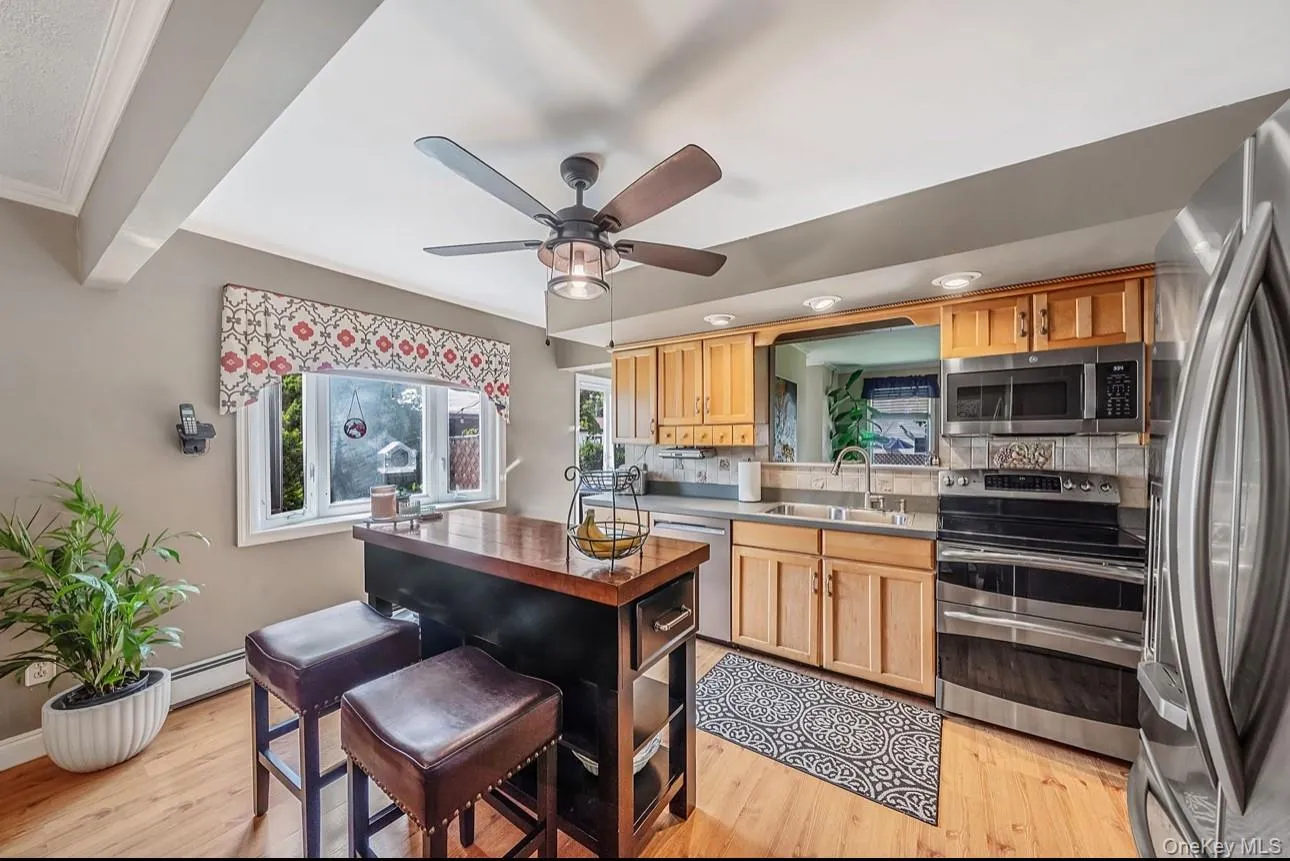 7 Resiak Court, Islip, NY, 4 Bedrooms Bedrooms, 8 Rooms Rooms,1 BathroomBathrooms,Residential,For Rent,Resiak,0,1011396 7 Resiak Court, Islip, NY, 4 Bedrooms Bedrooms, 8 Rooms Rooms,1 BathroomBathrooms,Residential,For Rent,Resiak,0,1011396