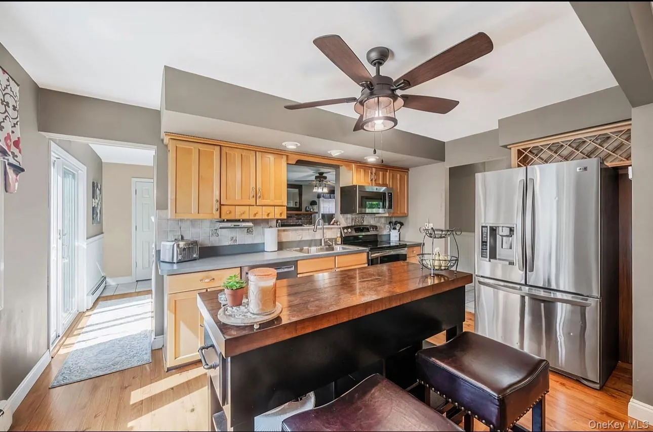 7 Resiak Court, Islip, NY, 4 Bedrooms Bedrooms, 8 Rooms Rooms,1 BathroomBathrooms,Residential,For Rent,Resiak,0,1011396 7 Resiak Court, Islip, NY, 4 Bedrooms Bedrooms, 8 Rooms Rooms,1 BathroomBathrooms,Residential,For Rent,Resiak,0,1011396