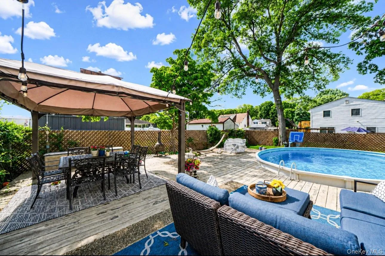 7 Resiak Court, Islip, NY, 4 Bedrooms Bedrooms, 8 Rooms Rooms,1 BathroomBathrooms,Residential,For Rent,Resiak,0,1011396 7 Resiak Court, Islip, NY, 4 Bedrooms Bedrooms, 8 Rooms Rooms,1 BathroomBathrooms,Residential,For Rent,Resiak,0,1011396