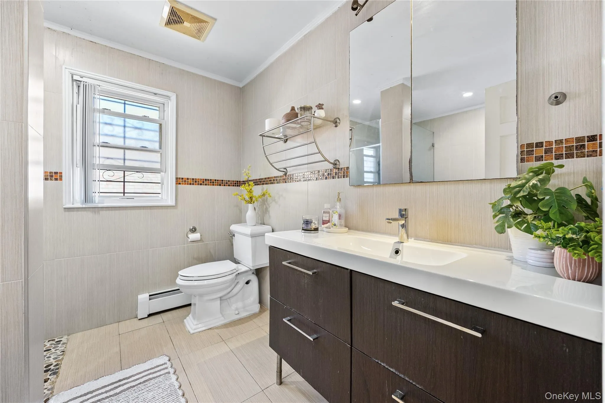 6907 Little Neck Parkway, New York, NY, 5 Bedrooms Bedrooms, 12 Rooms Rooms,2 BathroomsBathrooms,Residential,For Rent,Little Neck,0,1011397 6907 Little Neck Parkway, New York, NY, 5 Bedrooms Bedrooms, 12 Rooms Rooms,2 BathroomsBathrooms,Residential,For Rent,Little Neck,0,1011397