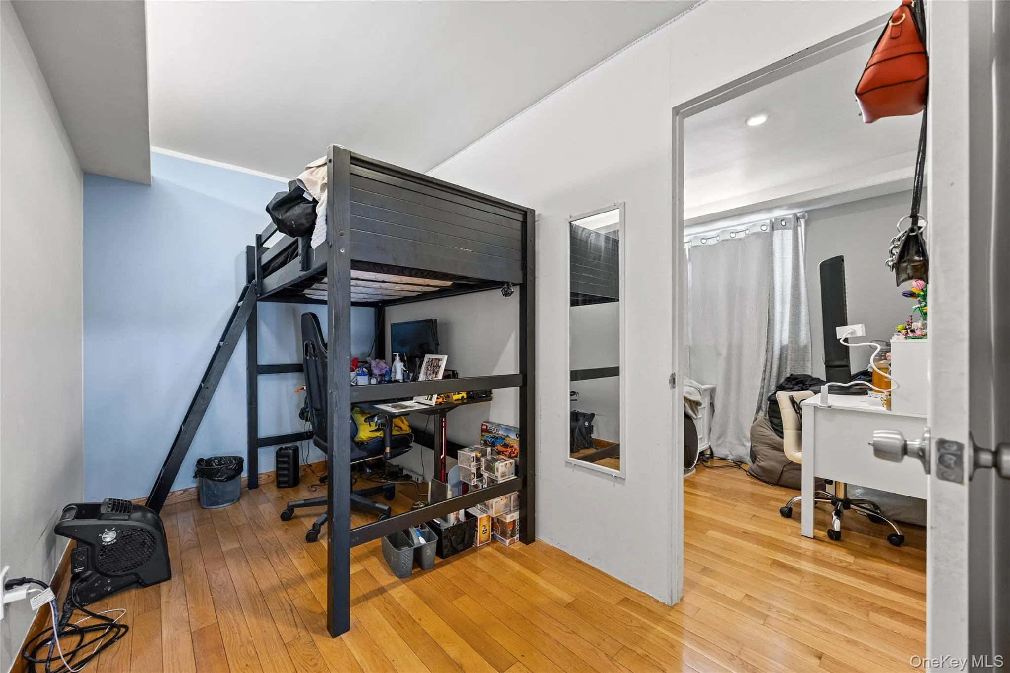 6907 Little Neck Parkway, New York, NY, 5 Bedrooms Bedrooms, 12 Rooms Rooms,2 BathroomsBathrooms,Residential,For Rent,Little Neck,0,1011397 6907 Little Neck Parkway, New York, NY, 5 Bedrooms Bedrooms, 12 Rooms Rooms,2 BathroomsBathrooms,Residential,For Rent,Little Neck,0,1011397