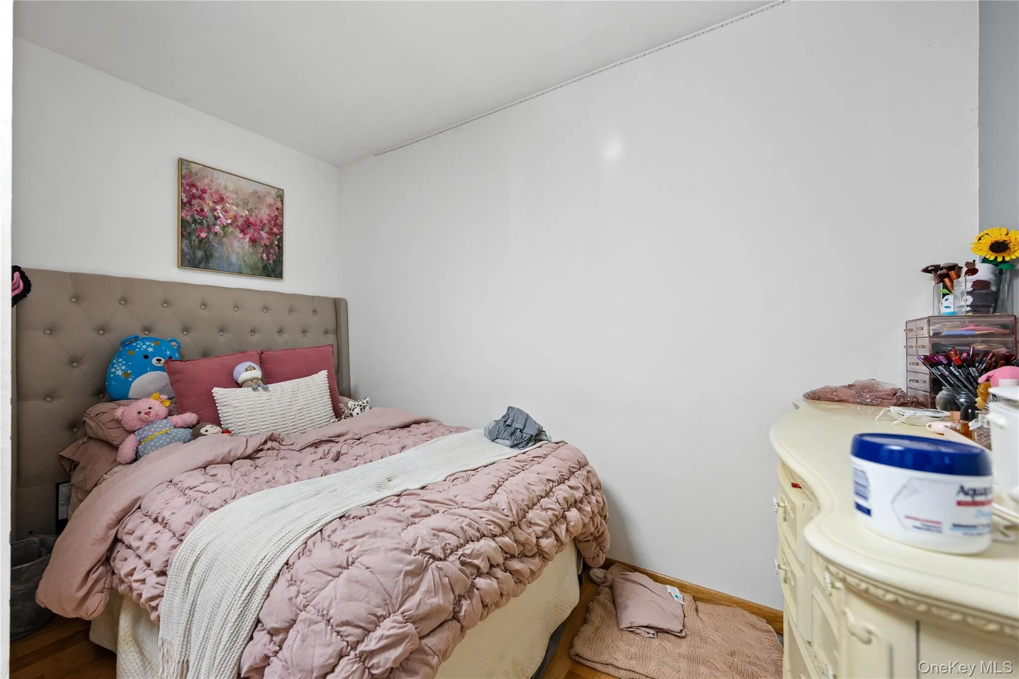 6907 Little Neck Parkway, New York, NY, 5 Bedrooms Bedrooms, 12 Rooms Rooms,2 BathroomsBathrooms,Residential,For Rent,Little Neck,0,1011397 6907 Little Neck Parkway, New York, NY, 5 Bedrooms Bedrooms, 12 Rooms Rooms,2 BathroomsBathrooms,Residential,For Rent,Little Neck,0,1011397