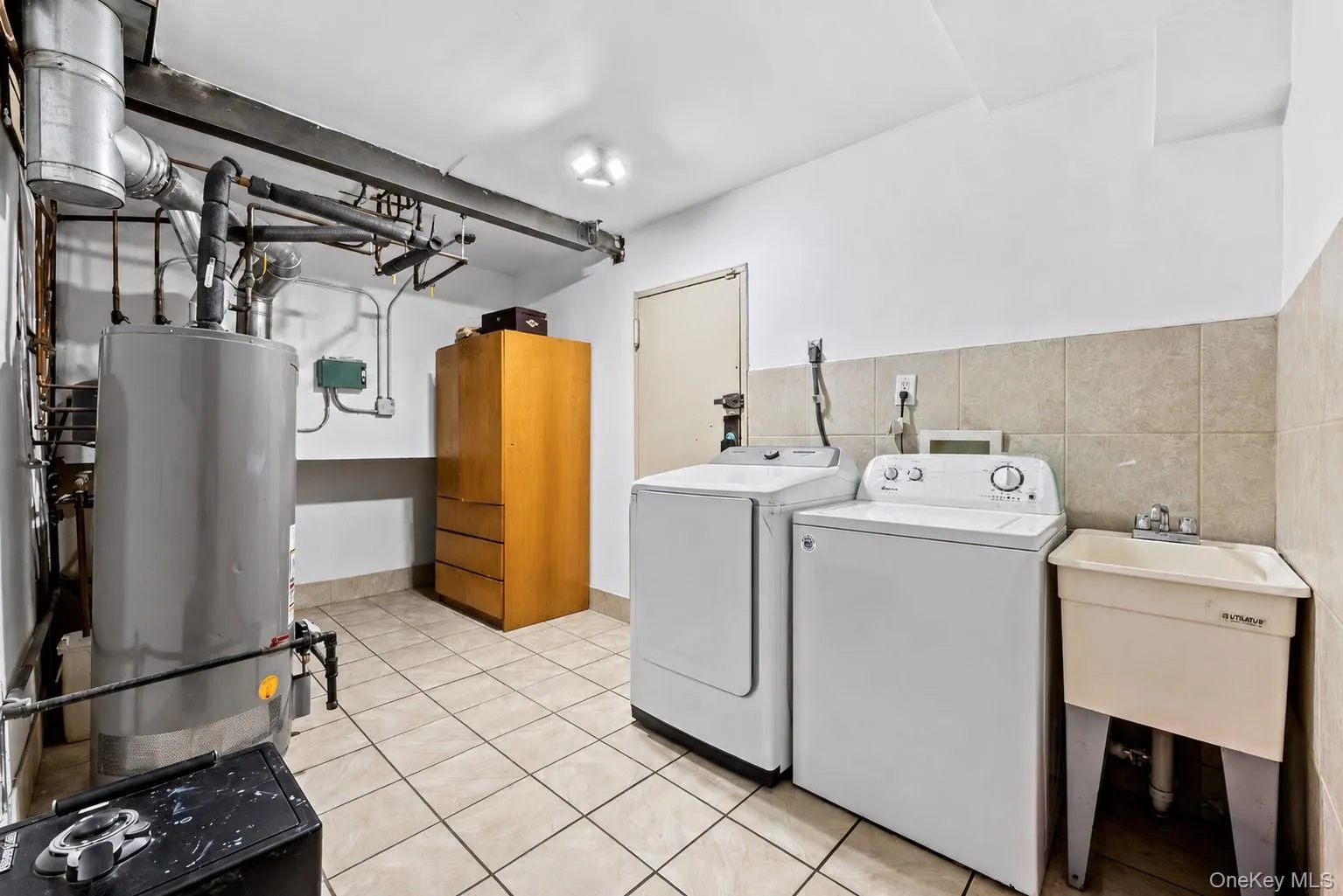 6907 Little Neck Parkway, New York, NY, 5 Bedrooms Bedrooms, 12 Rooms Rooms,2 BathroomsBathrooms,Residential,For Rent,Little Neck,0,1011397 6907 Little Neck Parkway, New York, NY, 5 Bedrooms Bedrooms, 12 Rooms Rooms,2 BathroomsBathrooms,Residential,For Rent,Little Neck,0,1011397