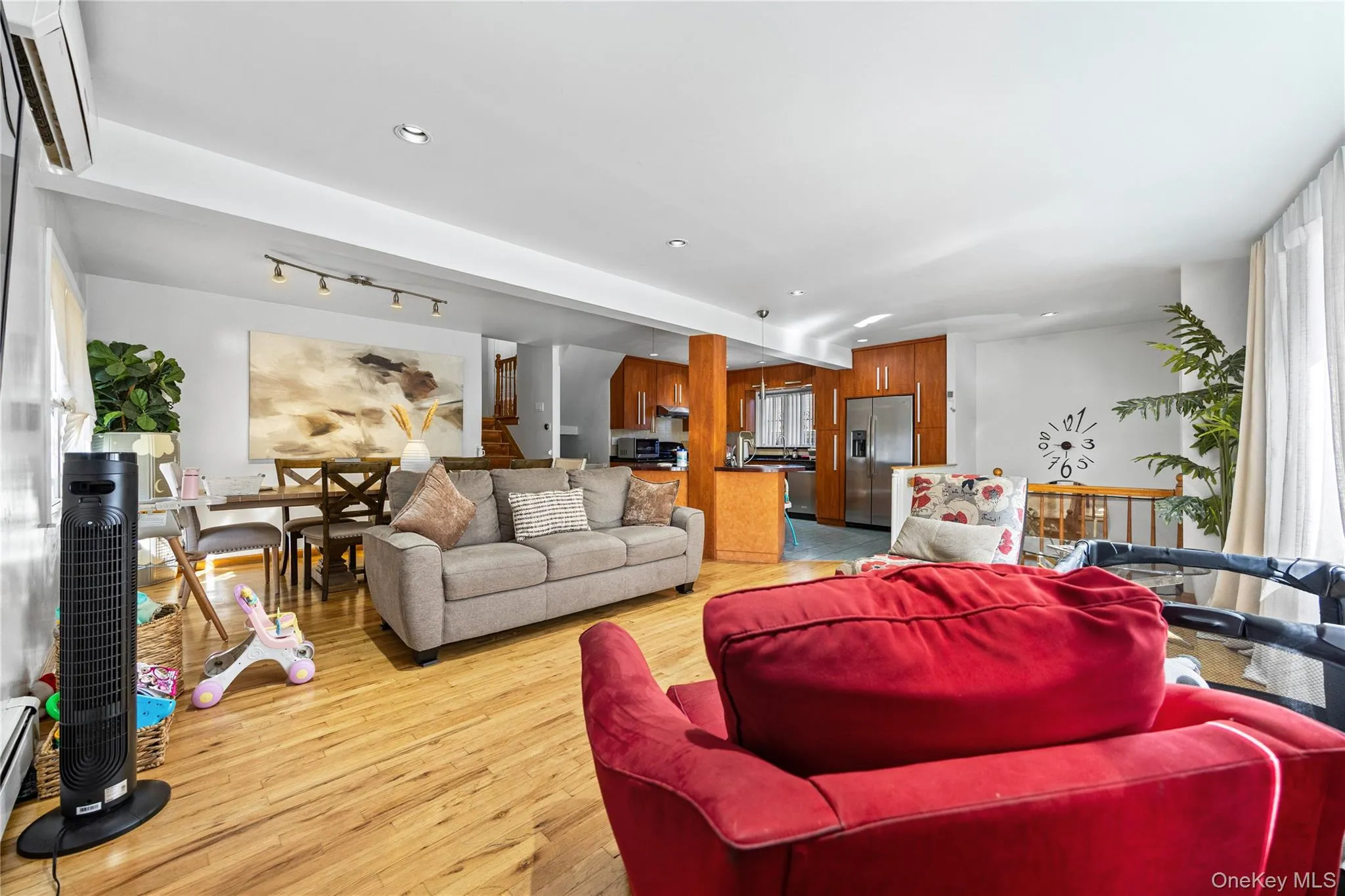 6907 Little Neck Parkway, New York, NY, 5 Bedrooms Bedrooms, 12 Rooms Rooms,2 BathroomsBathrooms,Residential,For Rent,Little Neck,0,1011397 6907 Little Neck Parkway, New York, NY, 5 Bedrooms Bedrooms, 12 Rooms Rooms,2 BathroomsBathrooms,Residential,For Rent,Little Neck,0,1011397