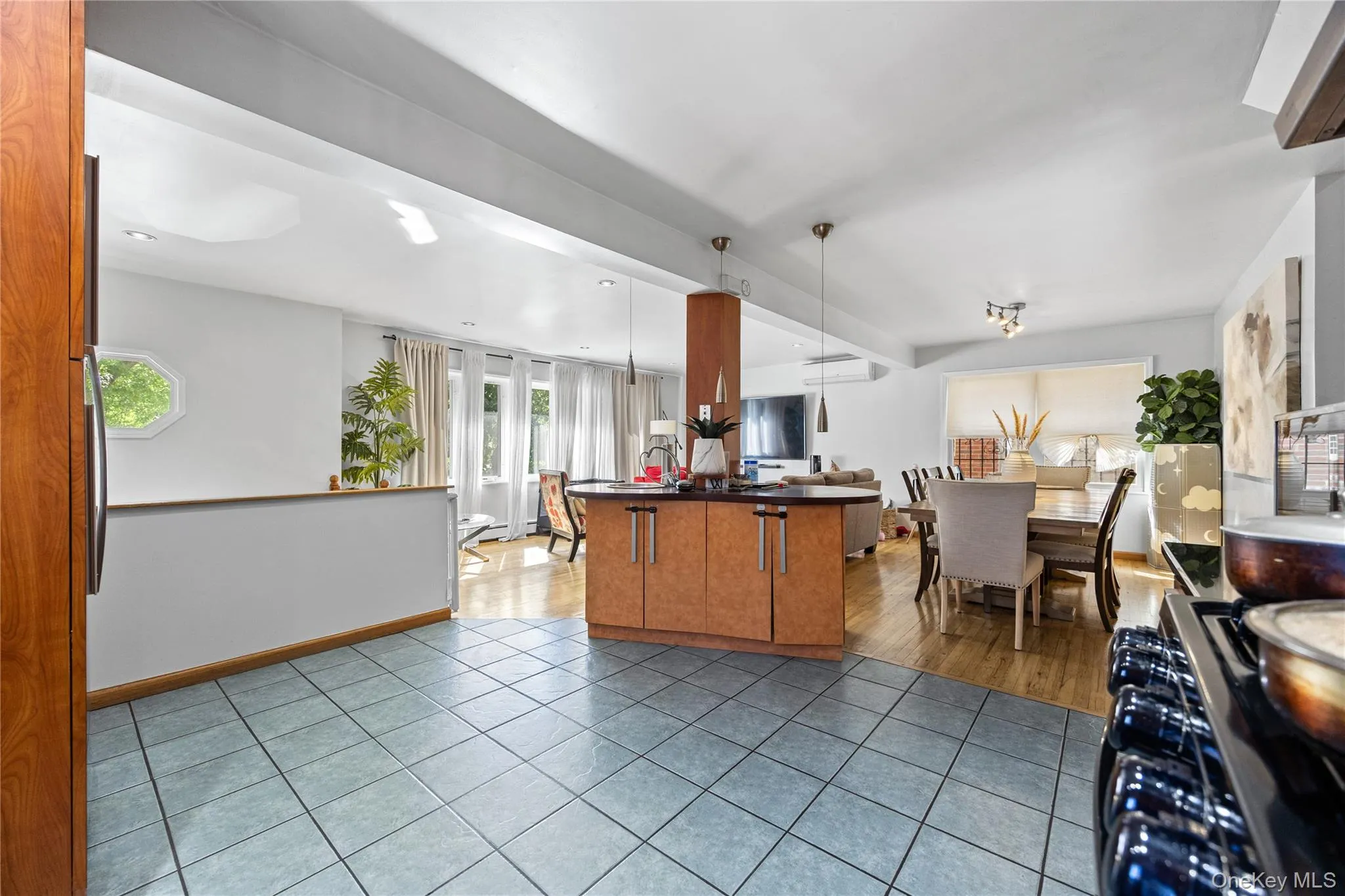 6907 Little Neck Parkway, New York, NY, 5 Bedrooms Bedrooms, 12 Rooms Rooms,2 BathroomsBathrooms,Residential,For Rent,Little Neck,0,1011397 6907 Little Neck Parkway, New York, NY, 5 Bedrooms Bedrooms, 12 Rooms Rooms,2 BathroomsBathrooms,Residential,For Rent,Little Neck,0,1011397