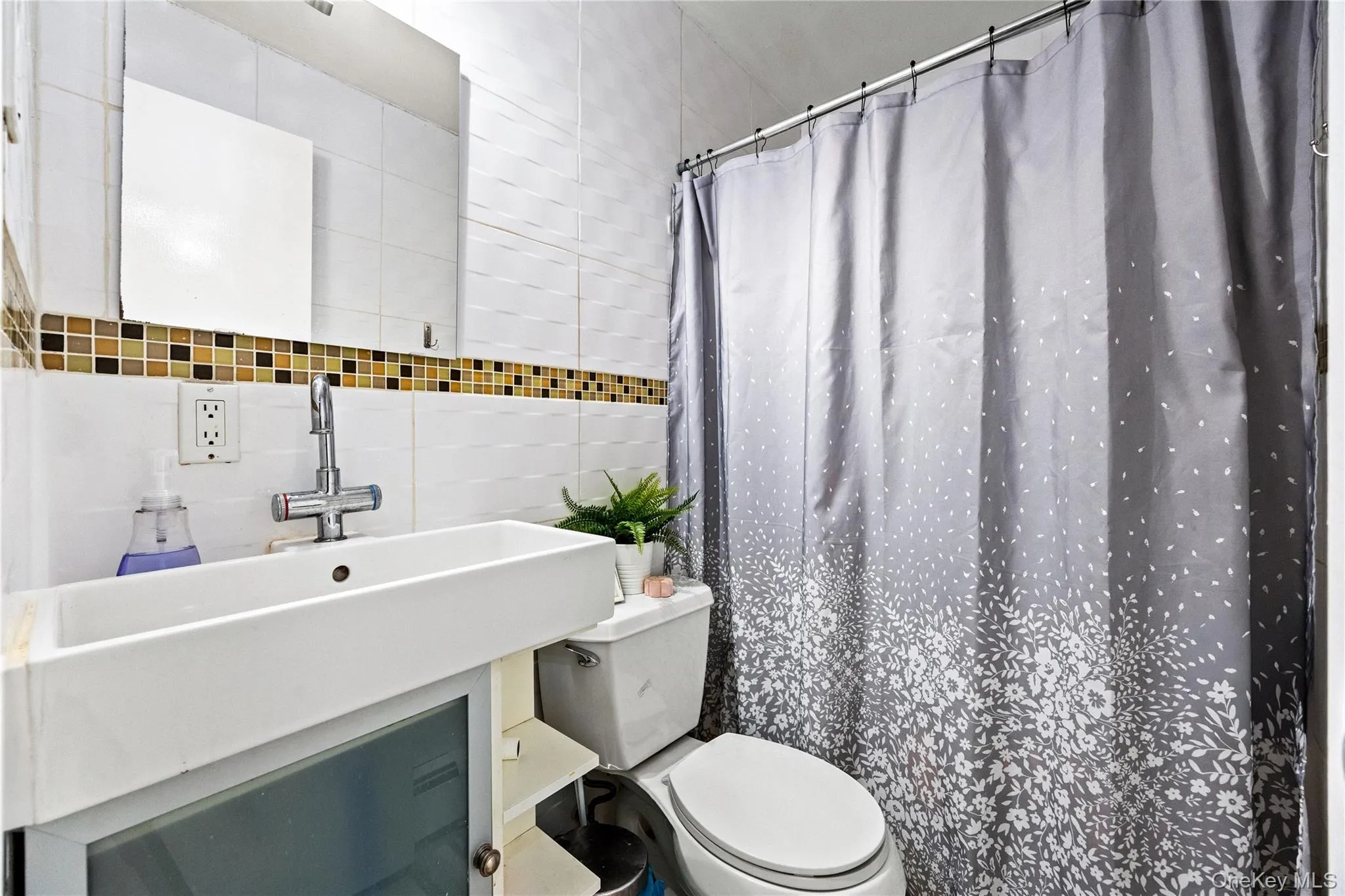 6907 Little Neck Parkway, New York, NY, 5 Bedrooms Bedrooms, 12 Rooms Rooms,2 BathroomsBathrooms,Residential,For Rent,Little Neck,0,1011397 6907 Little Neck Parkway, New York, NY, 5 Bedrooms Bedrooms, 12 Rooms Rooms,2 BathroomsBathrooms,Residential,For Rent,Little Neck,0,1011397