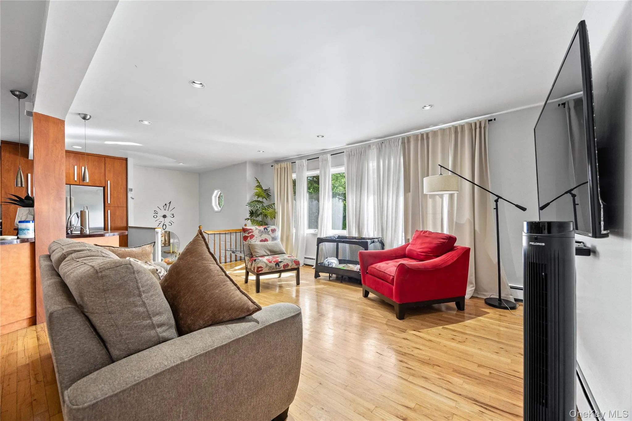 6907 Little Neck Parkway, New York, NY, 5 Bedrooms Bedrooms, 12 Rooms Rooms,2 BathroomsBathrooms,Residential,For Rent,Little Neck,0,1011397 6907 Little Neck Parkway, New York, NY, 5 Bedrooms Bedrooms, 12 Rooms Rooms,2 BathroomsBathrooms,Residential,For Rent,Little Neck,0,1011397