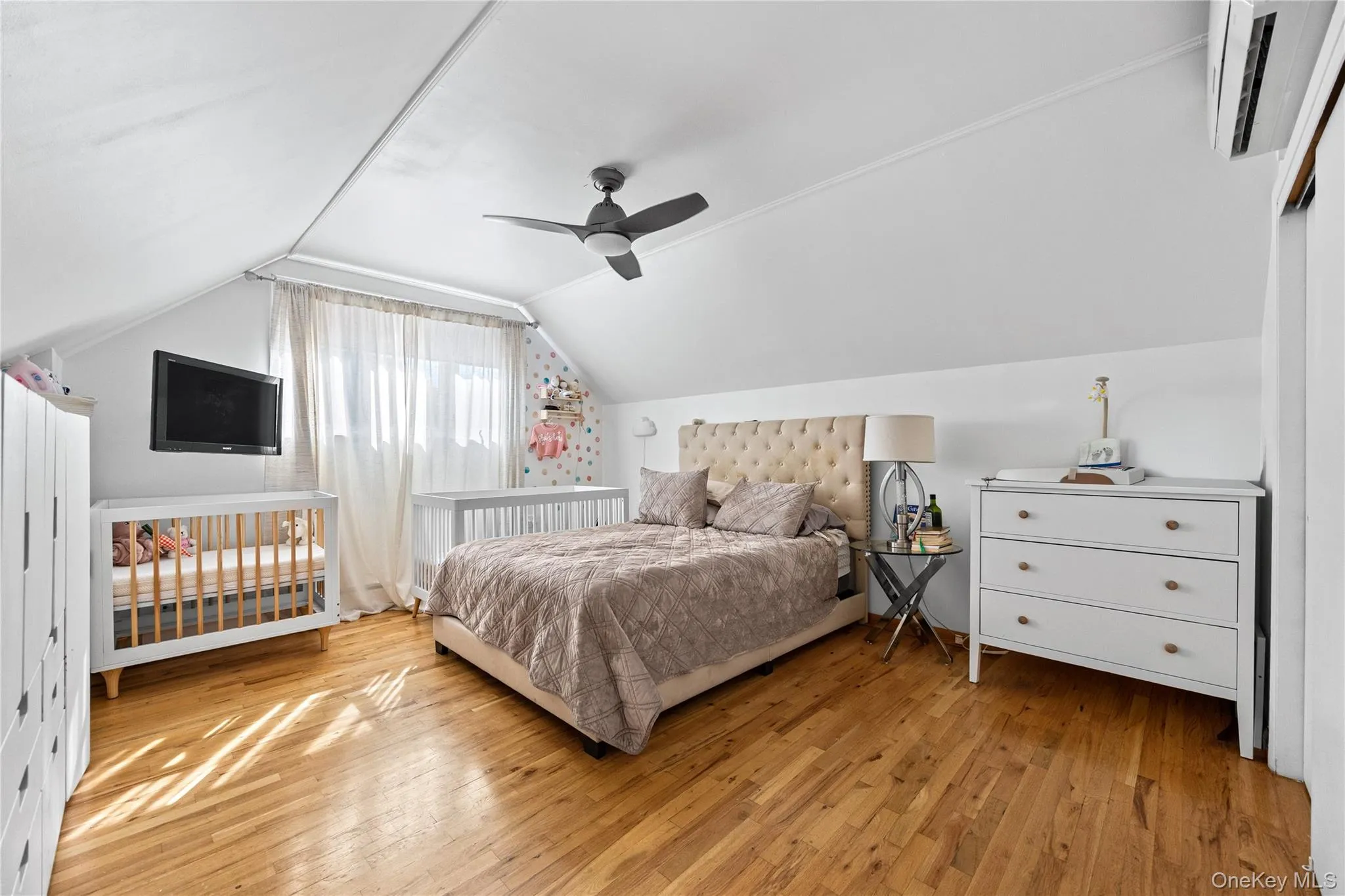 6907 Little Neck Parkway, New York, NY, 5 Bedrooms Bedrooms, 12 Rooms Rooms,2 BathroomsBathrooms,Residential,For Rent,Little Neck,0,1011397 6907 Little Neck Parkway, New York, NY, 5 Bedrooms Bedrooms, 12 Rooms Rooms,2 BathroomsBathrooms,Residential,For Rent,Little Neck,0,1011397