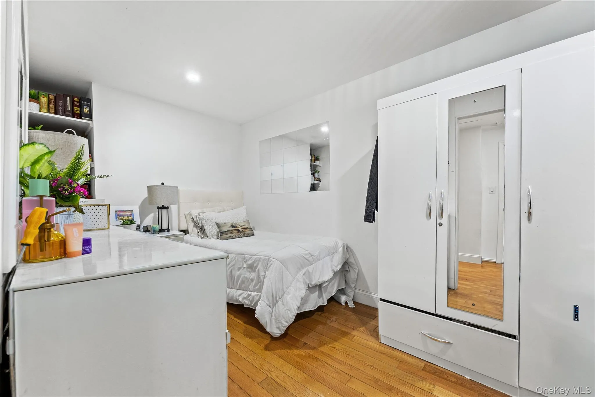 6907 Little Neck Parkway, New York, NY, 5 Bedrooms Bedrooms, 12 Rooms Rooms,2 BathroomsBathrooms,Residential,For Rent,Little Neck,0,1011397 6907 Little Neck Parkway, New York, NY, 5 Bedrooms Bedrooms, 12 Rooms Rooms,2 BathroomsBathrooms,Residential,For Rent,Little Neck,0,1011397