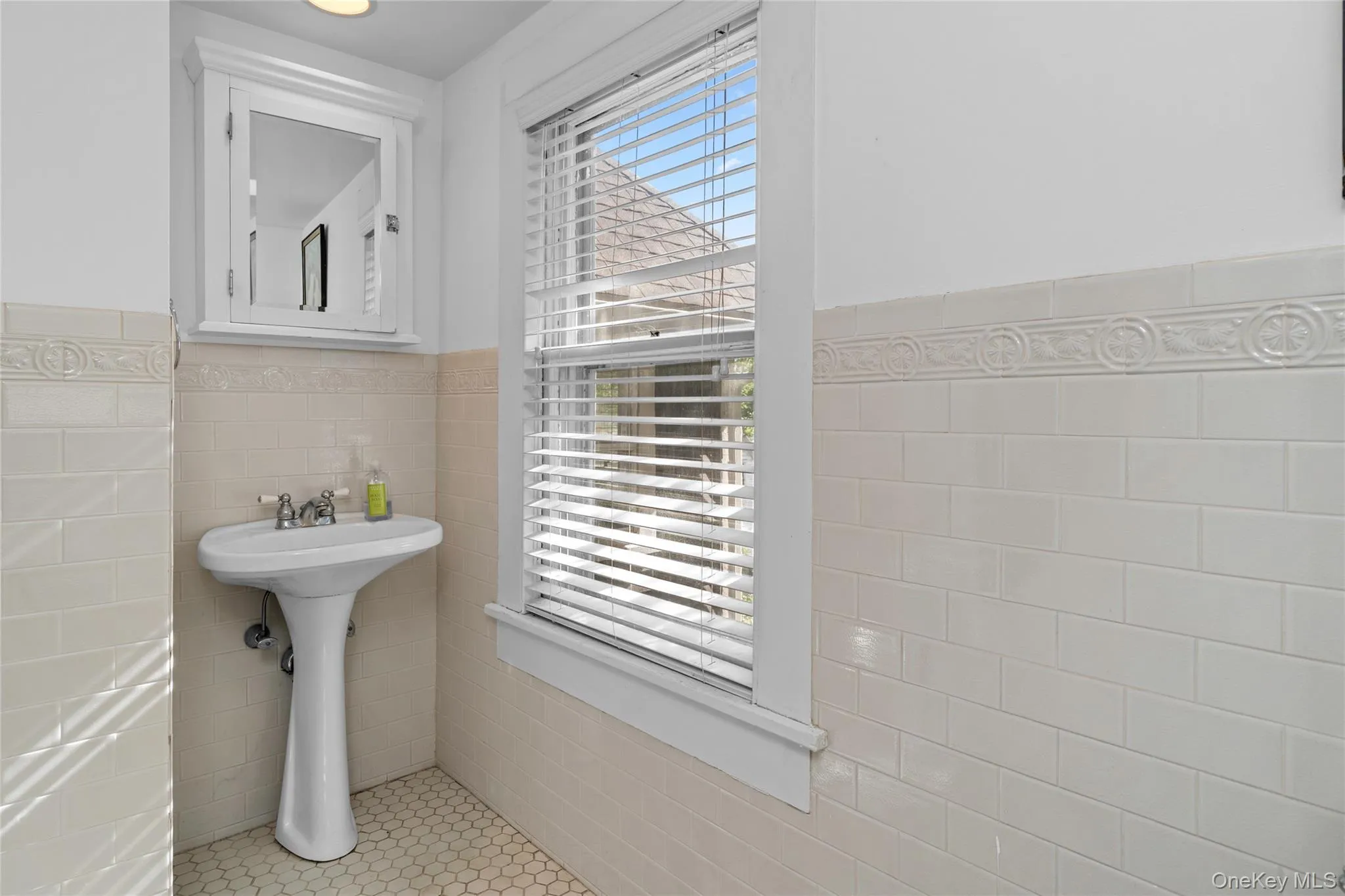 47 West Street, Warwick (town), NY, 3 Bedrooms Bedrooms, 10 Rooms Rooms,2 BathroomsBathrooms,Residential,For Rent,West,0,1011400 47 West Street, Warwick (town), NY, 3 Bedrooms Bedrooms, 10 Rooms Rooms,2 BathroomsBathrooms,Residential,For Rent,West,0,1011400