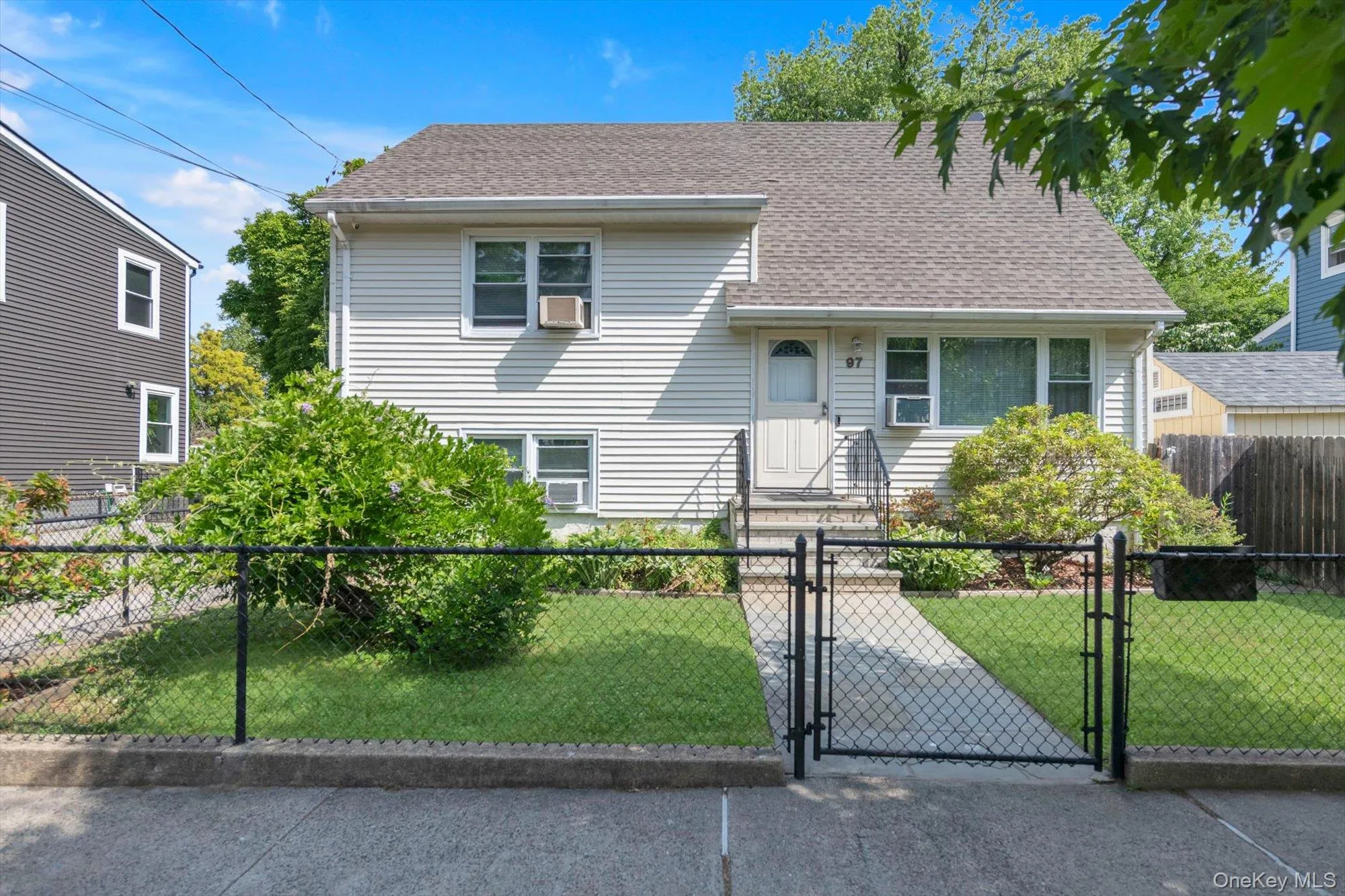 97 Fordham Street, New York, NY, 4 Bedrooms Bedrooms, 11 Rooms Rooms,3 BathroomsBathrooms,Residential,For Rent,Fordham,0,1011403 97 Fordham Street, New York, NY, 4 Bedrooms Bedrooms, 11 Rooms Rooms,3 BathroomsBathrooms,Residential,For Rent,Fordham,0,1011403