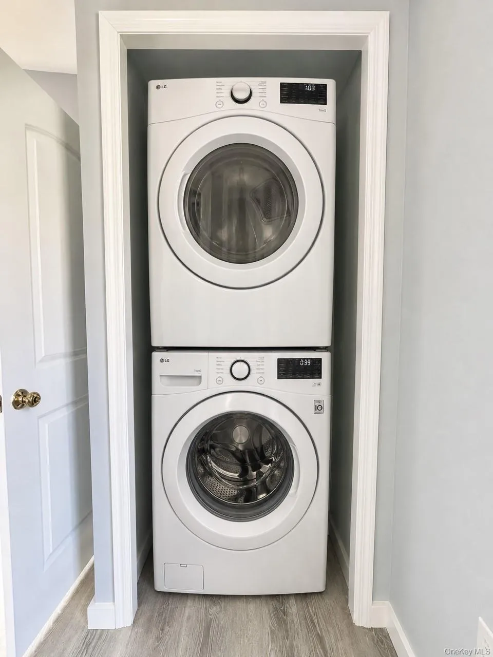 4 Jarvis Court, New York, NY, 3 Bedrooms Bedrooms, 6 Rooms Rooms,1 BathroomBathrooms,Residential,For Rent,Jarvis,0,1011406 4 Jarvis Court, New York, NY, 3 Bedrooms Bedrooms, 6 Rooms Rooms,1 BathroomBathrooms,Residential,For Rent,Jarvis,0,1011406