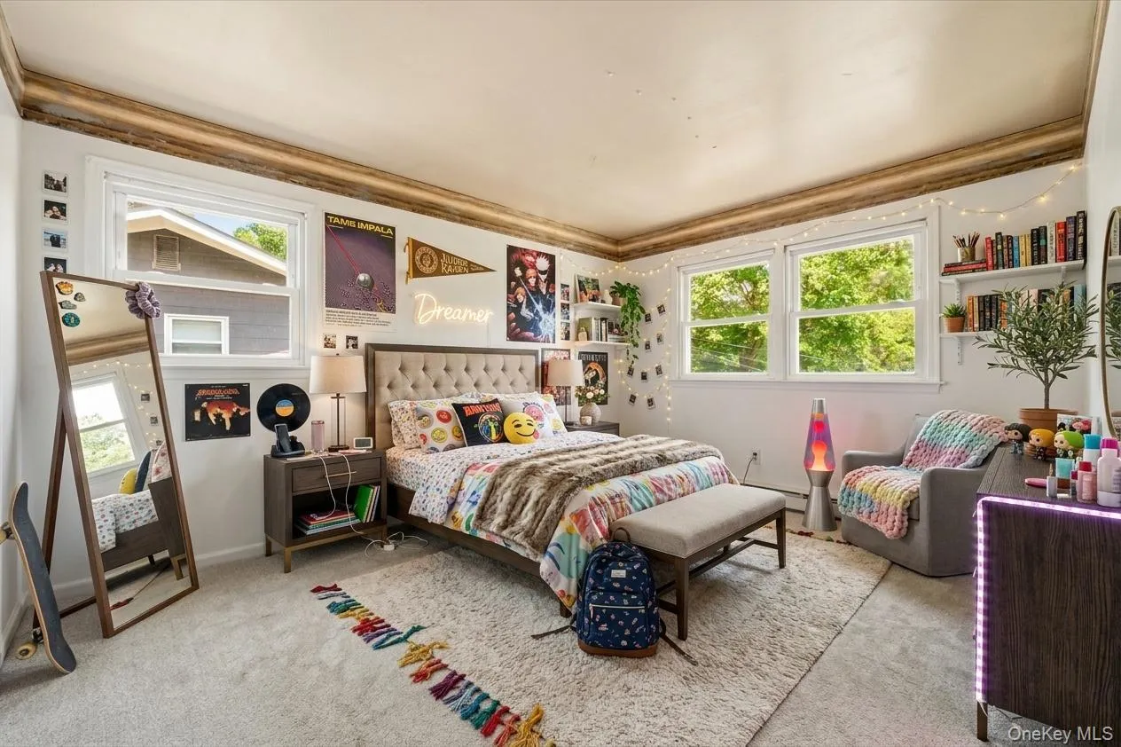 Bedroom #2 - Or a teen's room-virtually staged Bedroom #2 - Or a teen's room-virtually staged