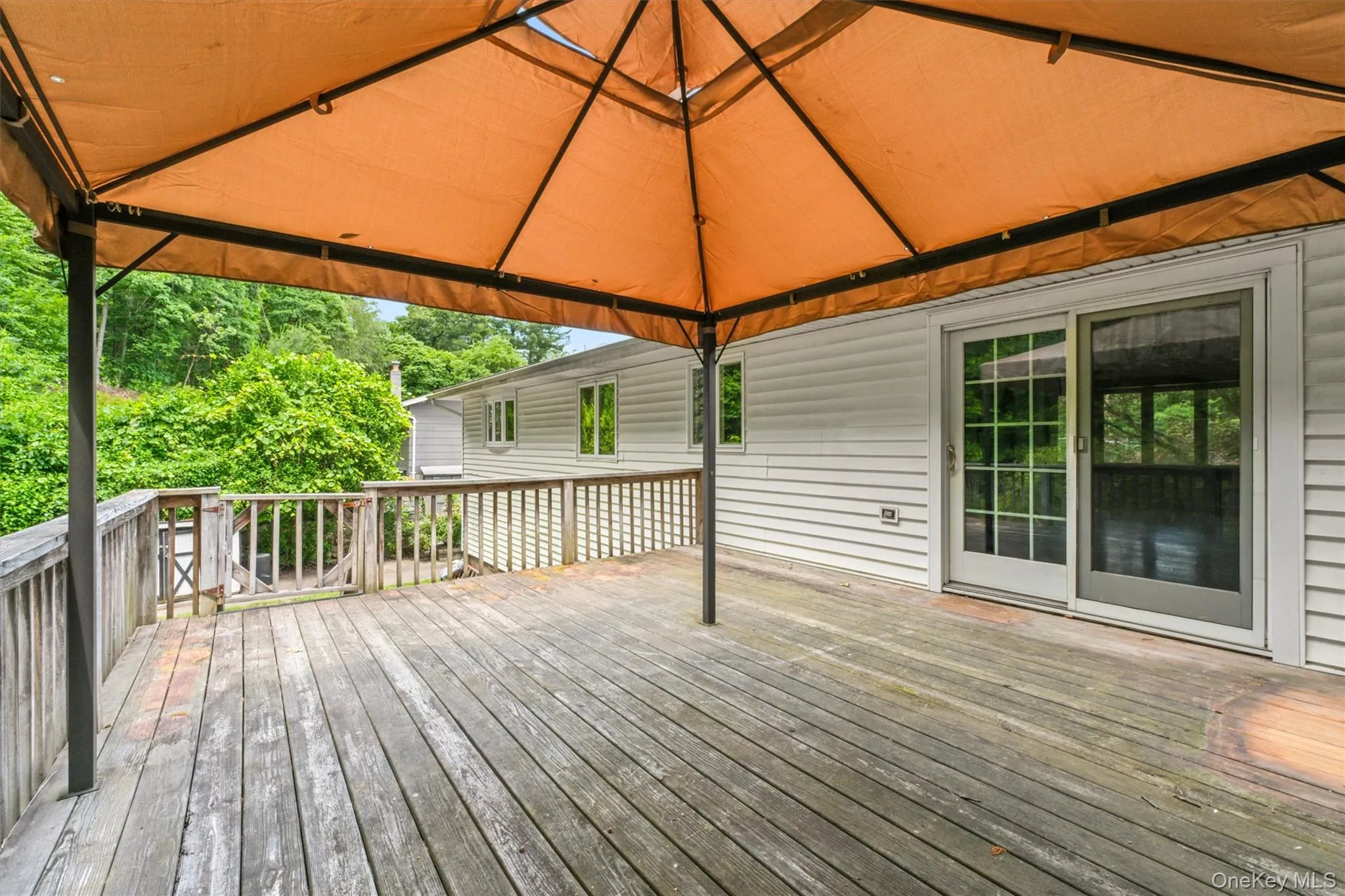 Large canopy for comfort all day! Large canopy for comfort all day!