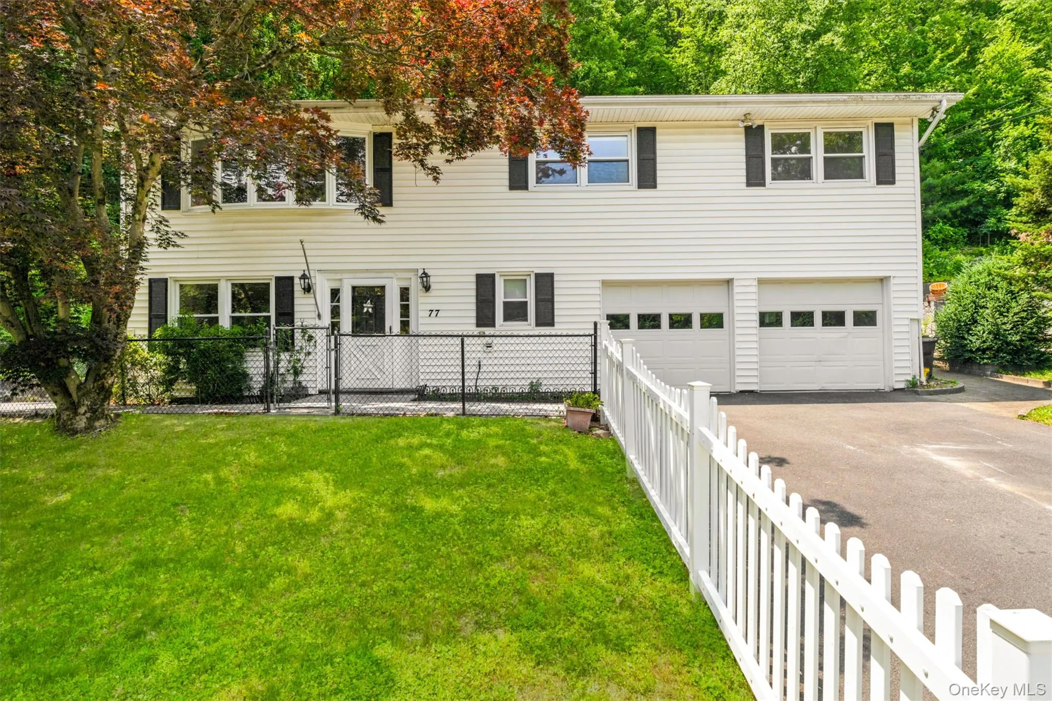 Welcome home to this wonderful High Ranch home! Welcome home to this wonderful High Ranch home!