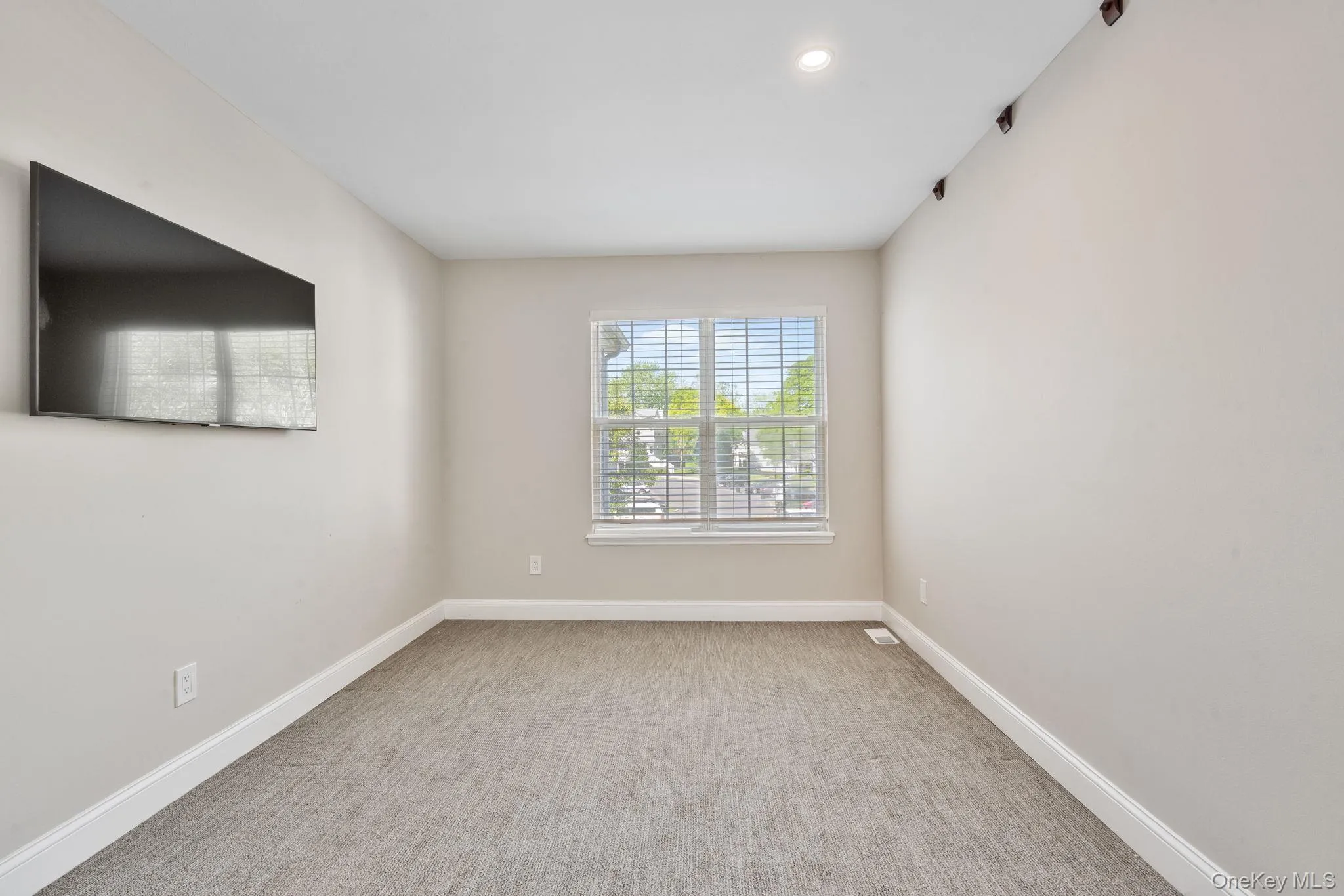 213 Windward Court, Brookhaven, NY, 3 Bedrooms Bedrooms, 5 Rooms Rooms,2 BathroomsBathrooms,Residential,For Rent,Windward,0,1011414 213 Windward Court, Brookhaven, NY, 3 Bedrooms Bedrooms, 5 Rooms Rooms,2 BathroomsBathrooms,Residential,For Rent,Windward,0,1011414