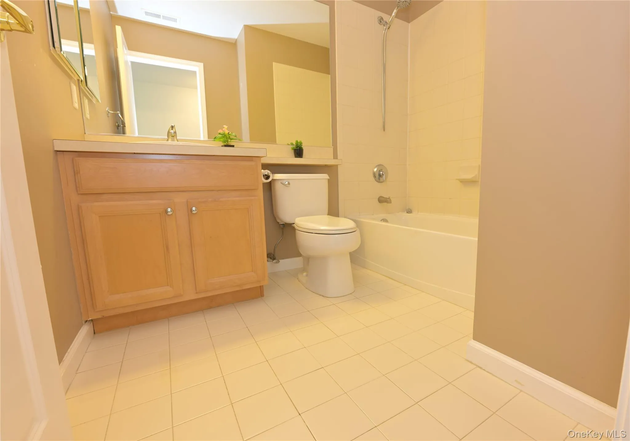 19 Putters Way, Middletown, NY, 2 Bedrooms Bedrooms, 5 Rooms Rooms,2 BathroomsBathrooms,Residential,For Rent,Putters,0,1011416 19 Putters Way, Middletown, NY, 2 Bedrooms Bedrooms, 5 Rooms Rooms,2 BathroomsBathrooms,Residential,For Rent,Putters,0,1011416