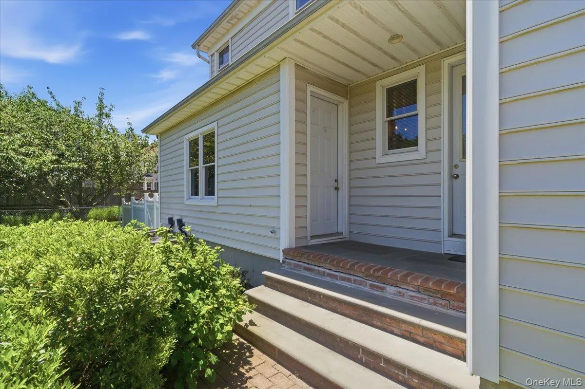2 Mercedes Court, Brookhaven, NY, 4 Bedrooms Bedrooms, 8 Rooms Rooms,2 BathroomsBathrooms,Residential,For Rent,Mercedes,0,1011420 2 Mercedes Court, Brookhaven, NY, 4 Bedrooms Bedrooms, 8 Rooms Rooms,2 BathroomsBathrooms,Residential,For Rent,Mercedes,0,1011420