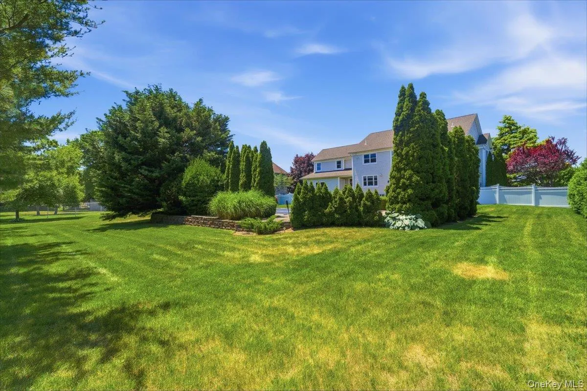 2 Mercedes Court, Brookhaven, NY, 4 Bedrooms Bedrooms, 8 Rooms Rooms,2 BathroomsBathrooms,Residential,For Rent,Mercedes,0,1011420 2 Mercedes Court, Brookhaven, NY, 4 Bedrooms Bedrooms, 8 Rooms Rooms,2 BathroomsBathrooms,Residential,For Rent,Mercedes,0,1011420