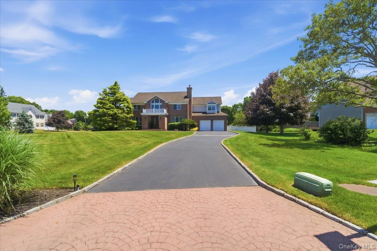 2 Mercedes Court, Brookhaven, NY, 4 Bedrooms Bedrooms, 8 Rooms Rooms,2 BathroomsBathrooms,Residential,For Rent,Mercedes,0,1011420 2 Mercedes Court, Brookhaven, NY, 4 Bedrooms Bedrooms, 8 Rooms Rooms,2 BathroomsBathrooms,Residential,For Rent,Mercedes,0,1011420
