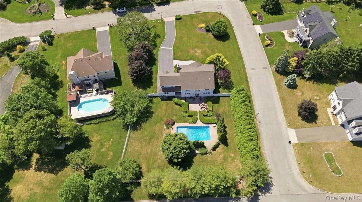 2 Mercedes Court, Brookhaven, NY, 4 Bedrooms Bedrooms, 8 Rooms Rooms,2 BathroomsBathrooms,Residential,For Rent,Mercedes,0,1011420 2 Mercedes Court, Brookhaven, NY, 4 Bedrooms Bedrooms, 8 Rooms Rooms,2 BathroomsBathrooms,Residential,For Rent,Mercedes,0,1011420