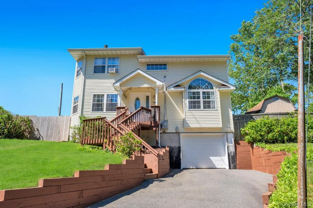 14 Cherry Road, Brookhaven, NY, 3 Bedrooms Bedrooms, 7 Rooms Rooms,2 BathroomsBathrooms,Residential,For Rent,Cherry,0,1011433 14 Cherry Road, Brookhaven, NY, 3 Bedrooms Bedrooms, 7 Rooms Rooms,2 BathroomsBathrooms,Residential,For Rent,Cherry,0,1011433