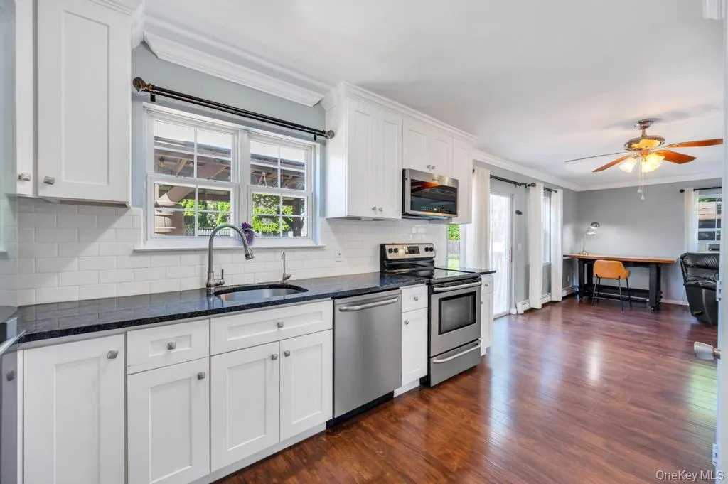 14 Cherry Road, Brookhaven, NY, 3 Bedrooms Bedrooms, 7 Rooms Rooms,2 BathroomsBathrooms,Residential,For Rent,Cherry,0,1011433 14 Cherry Road, Brookhaven, NY, 3 Bedrooms Bedrooms, 7 Rooms Rooms,2 BathroomsBathrooms,Residential,For Rent,Cherry,0,1011433