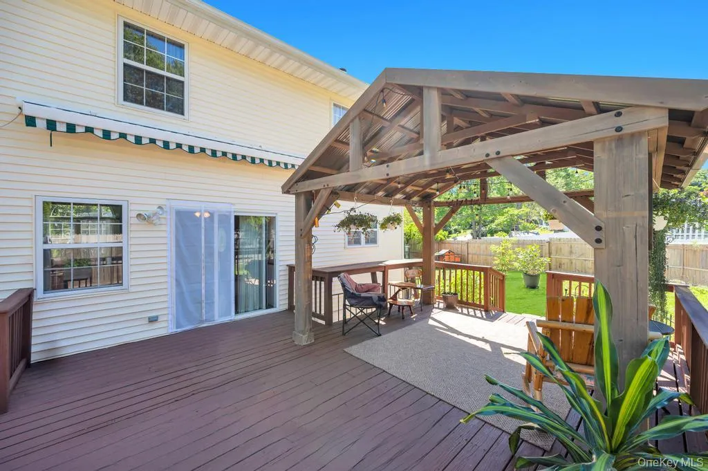 14 Cherry Road, Brookhaven, NY, 3 Bedrooms Bedrooms, 7 Rooms Rooms,2 BathroomsBathrooms,Residential,For Rent,Cherry,0,1011433 14 Cherry Road, Brookhaven, NY, 3 Bedrooms Bedrooms, 7 Rooms Rooms,2 BathroomsBathrooms,Residential,For Rent,Cherry,0,1011433