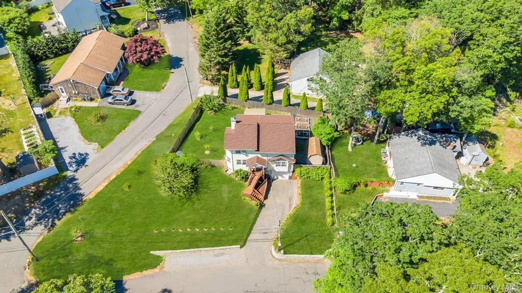14 Cherry Road, Brookhaven, NY, 3 Bedrooms Bedrooms, 7 Rooms Rooms,2 BathroomsBathrooms,Residential,For Rent,Cherry,0,1011433 14 Cherry Road, Brookhaven, NY, 3 Bedrooms Bedrooms, 7 Rooms Rooms,2 BathroomsBathrooms,Residential,For Rent,Cherry,0,1011433