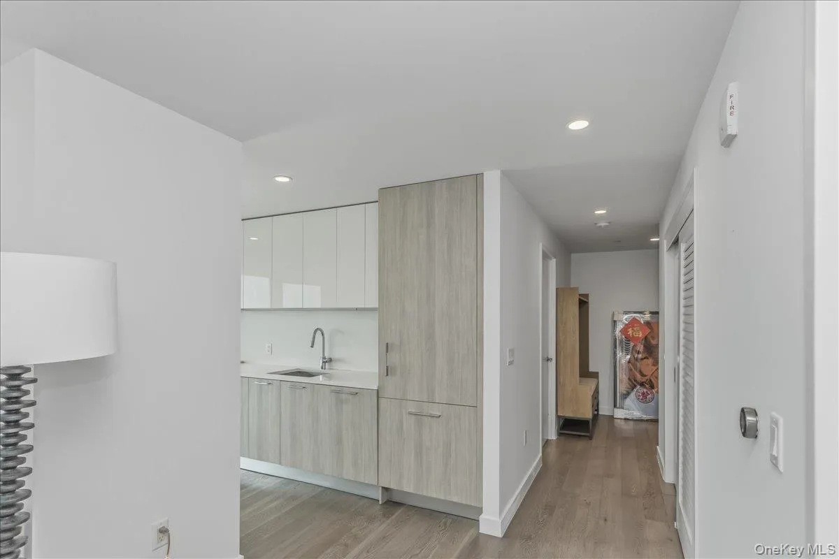 13103 40th Road, New York, NY, 1 Bedroom Bedrooms, 5 Rooms Rooms,1 BathroomBathrooms,Residential,For Rent,40th,0,1011435 13103 40th Road, New York, NY, 1 Bedroom Bedrooms, 5 Rooms Rooms,1 BathroomBathrooms,Residential,For Rent,40th,0,1011435