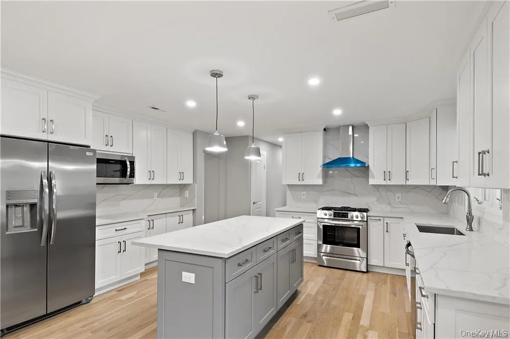 142 Oakland Avenue, Harrison, NY, 3 Bedrooms Bedrooms, 9 Rooms Rooms,2 BathroomsBathrooms,Residential Lease,For Rent,Oakland,0,1011438 142 Oakland Avenue, Harrison, NY, 3 Bedrooms Bedrooms, 9 Rooms Rooms,2 BathroomsBathrooms,Residential Lease,For Rent,Oakland,0,1011438