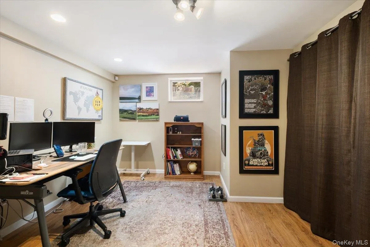 Separate office room Separate office room