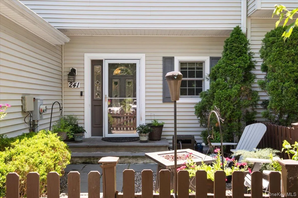 241 Catherine Street, Cortlandt, NY, 2 Bedrooms Bedrooms, 6 Rooms Rooms,2 BathroomsBathrooms,Residential,For Rent,Catherine,0,1011448 241 Catherine Street, Cortlandt, NY, 2 Bedrooms Bedrooms, 6 Rooms Rooms,2 BathroomsBathrooms,Residential,For Rent,Catherine,0,1011448