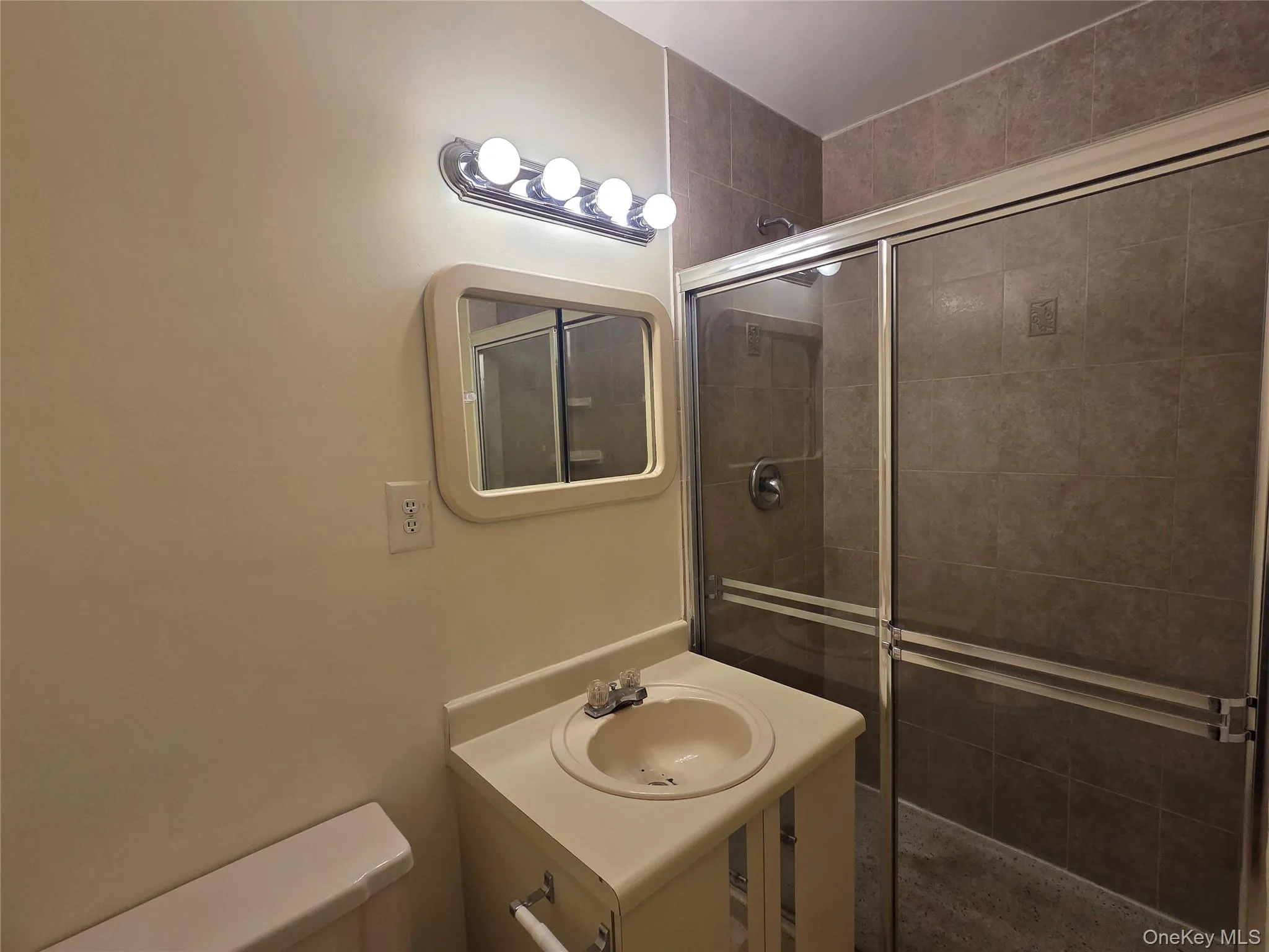 12-29 Diane Place, New York, NY, 3 Bedrooms Bedrooms, 6 Rooms Rooms,2 BathroomsBathrooms,Residential Lease,For Rent,Diane,0,1011449 12-29 Diane Place, New York, NY, 3 Bedrooms Bedrooms, 6 Rooms Rooms,2 BathroomsBathrooms,Residential Lease,For Rent,Diane,0,1011449