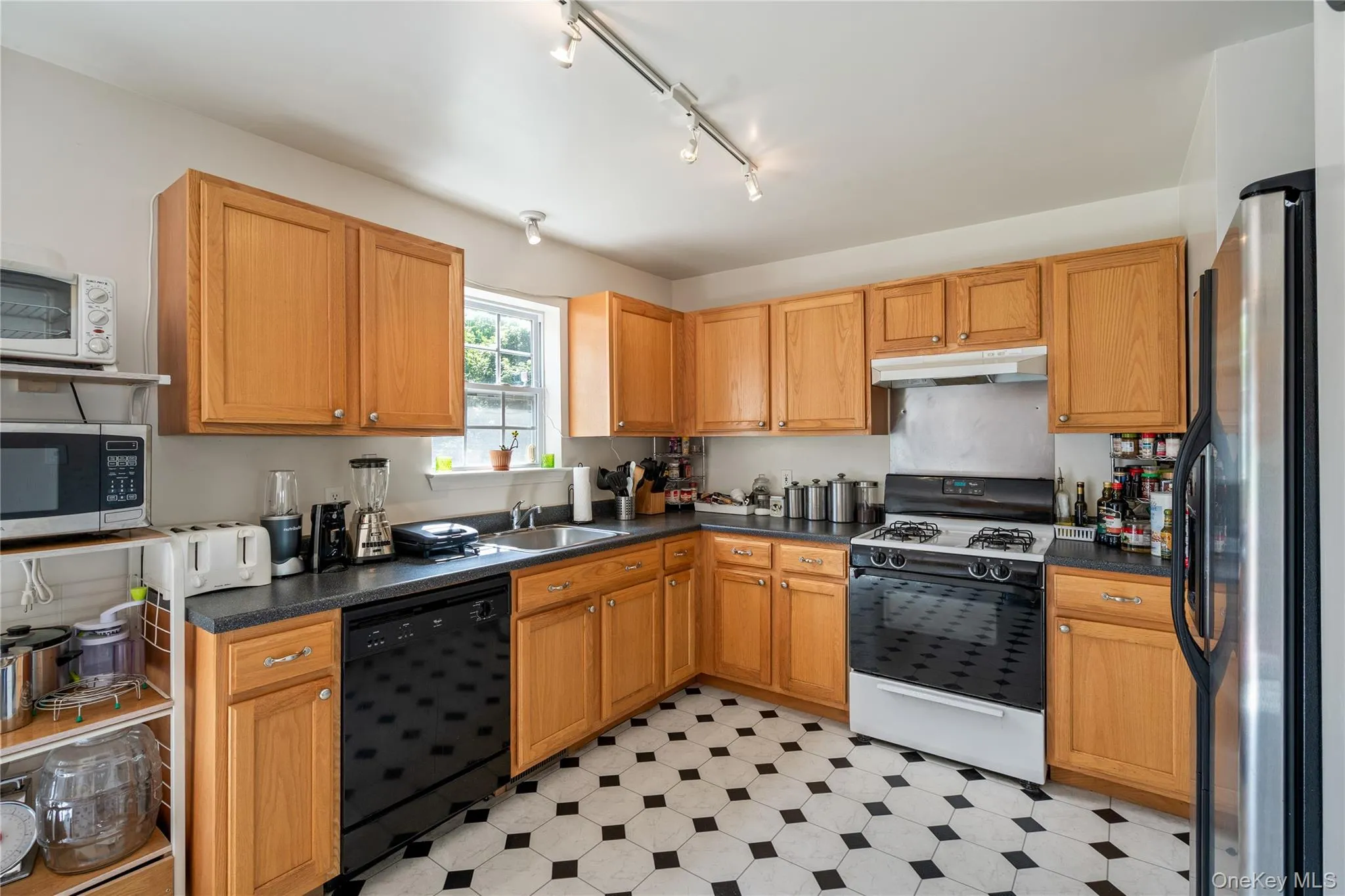 21 Evan Court, Middletown, NY, 3 Bedrooms Bedrooms, 5 Rooms Rooms,2 BathroomsBathrooms,Residential,For Rent,Evan,0,1011457 21 Evan Court, Middletown, NY, 3 Bedrooms Bedrooms, 5 Rooms Rooms,2 BathroomsBathrooms,Residential,For Rent,Evan,0,1011457