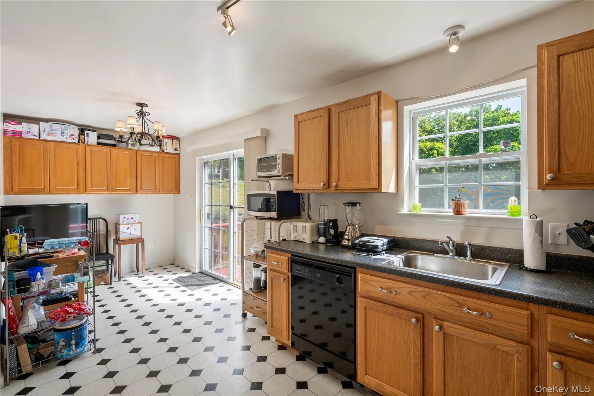 21 Evan Court, Middletown, NY, 3 Bedrooms Bedrooms, 5 Rooms Rooms,2 BathroomsBathrooms,Residential,For Rent,Evan,0,1011457 21 Evan Court, Middletown, NY, 3 Bedrooms Bedrooms, 5 Rooms Rooms,2 BathroomsBathrooms,Residential,For Rent,Evan,0,1011457